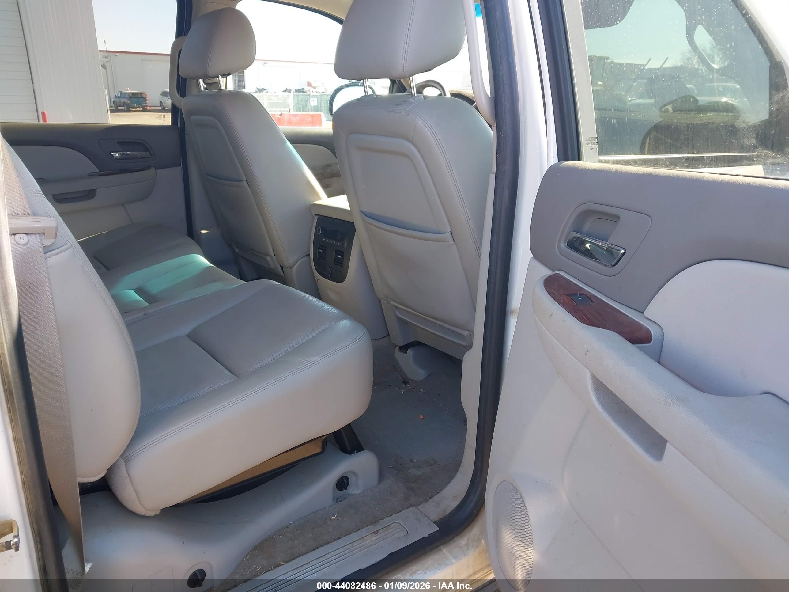 CHEVROLET AVALANCHE image 8