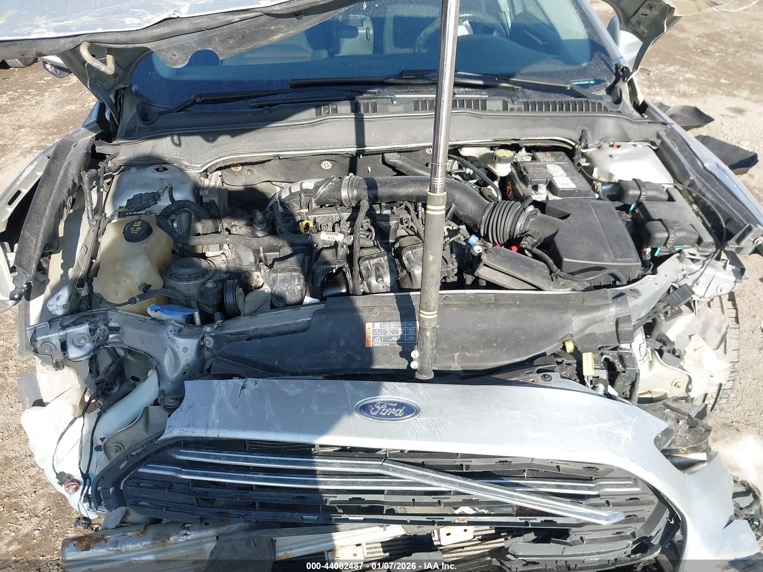 FORD FUSION image 10