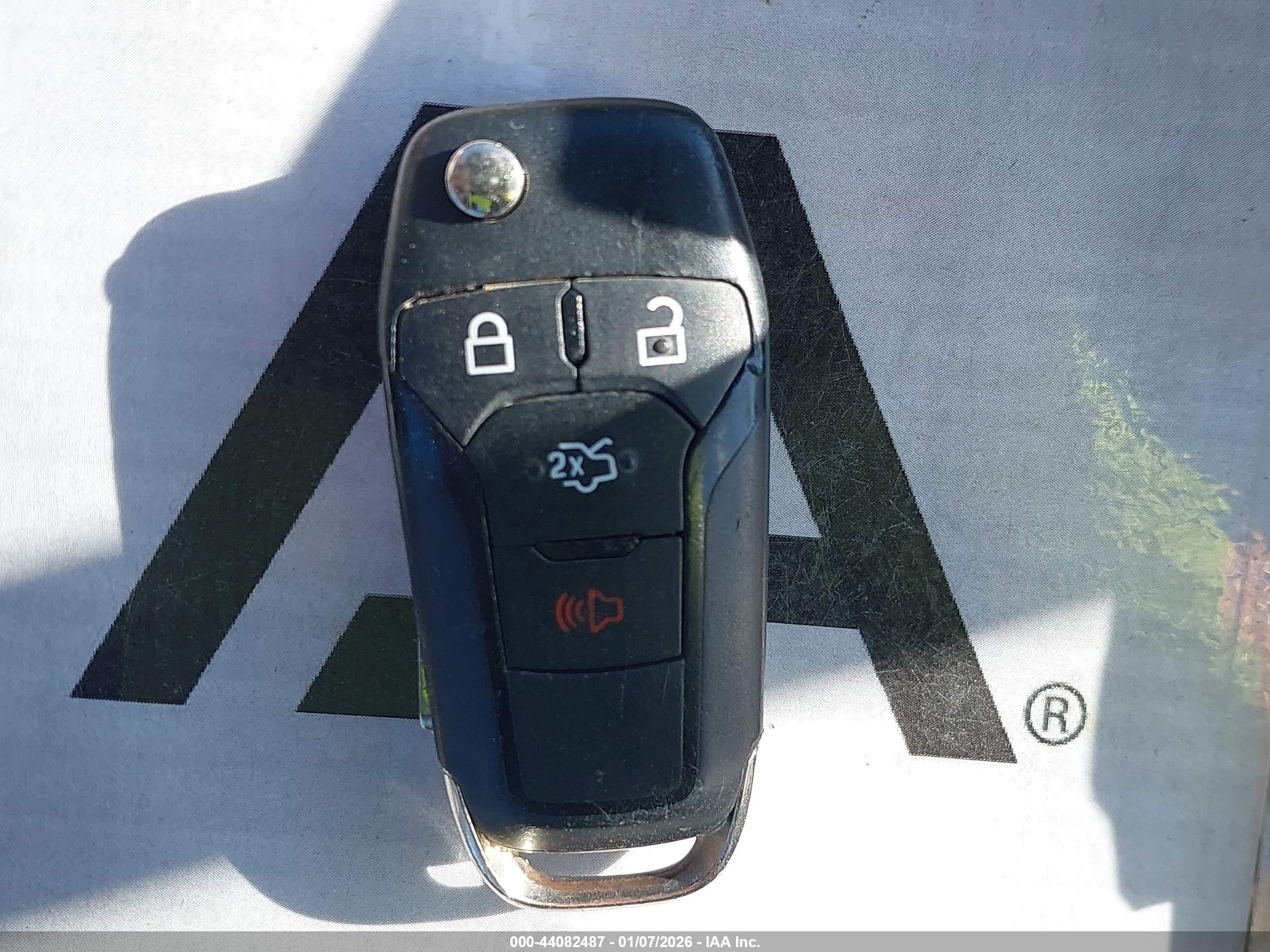 FORD FUSION image 11