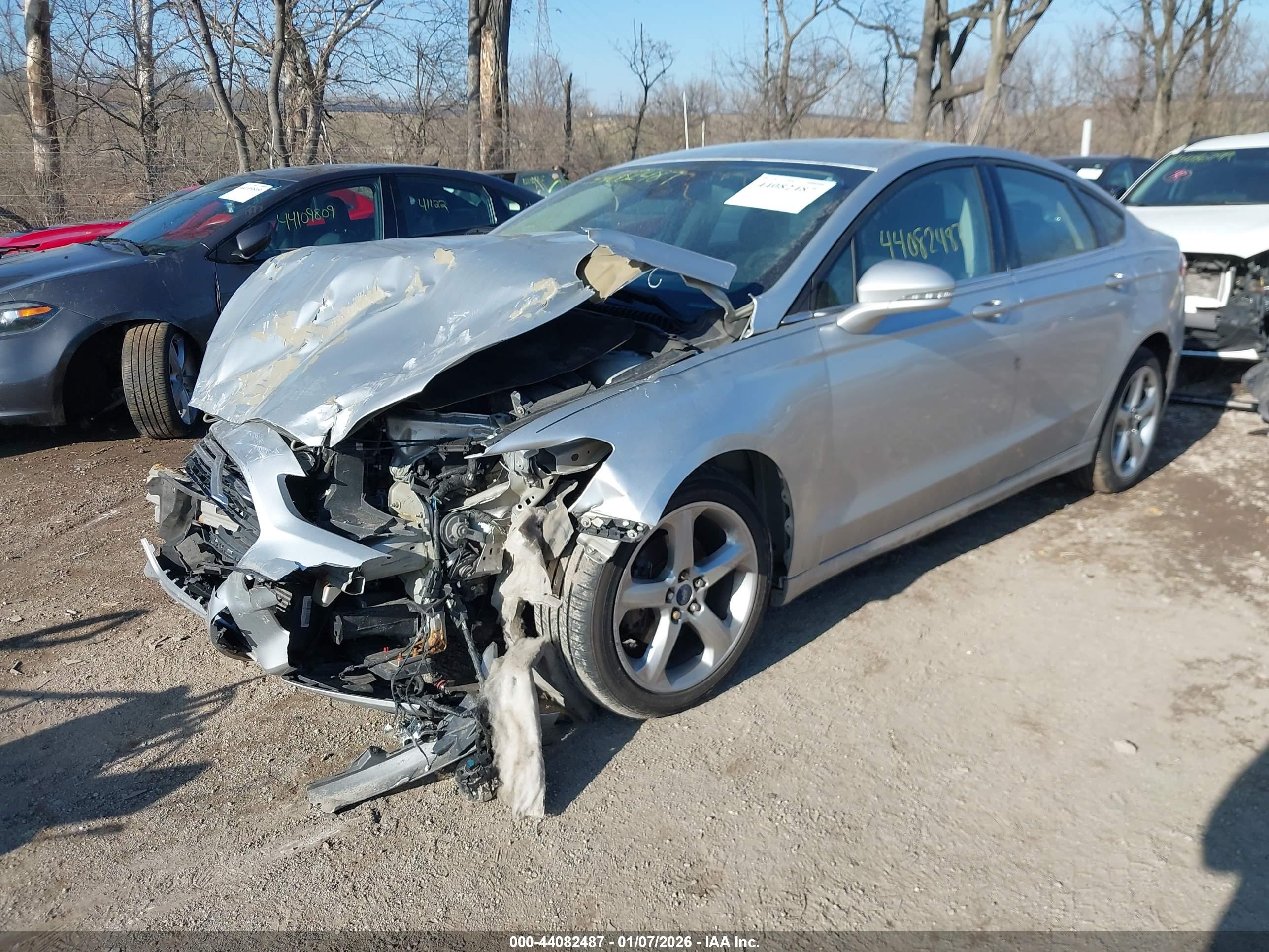 FORD FUSION image 2