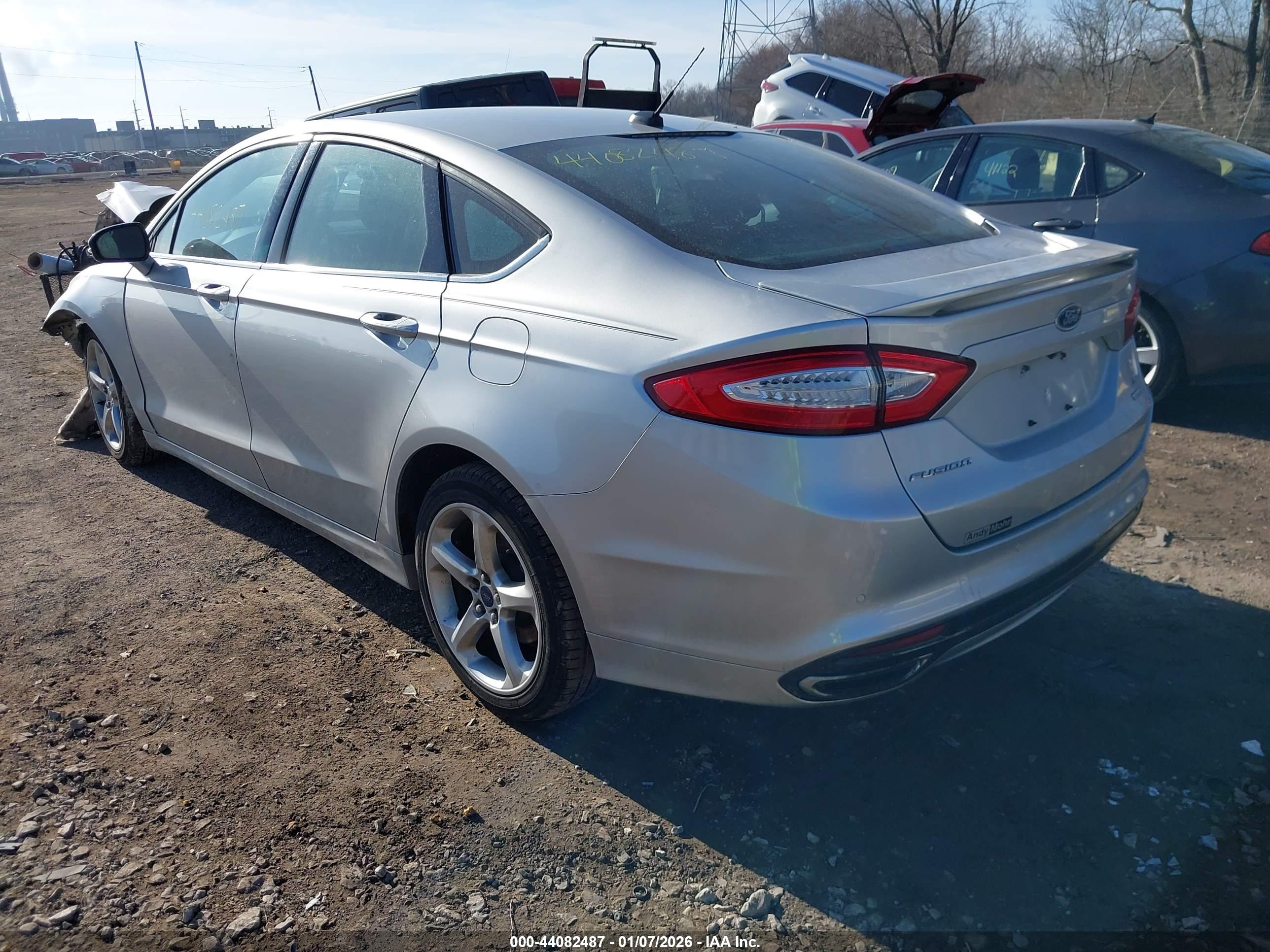 FORD FUSION image 3