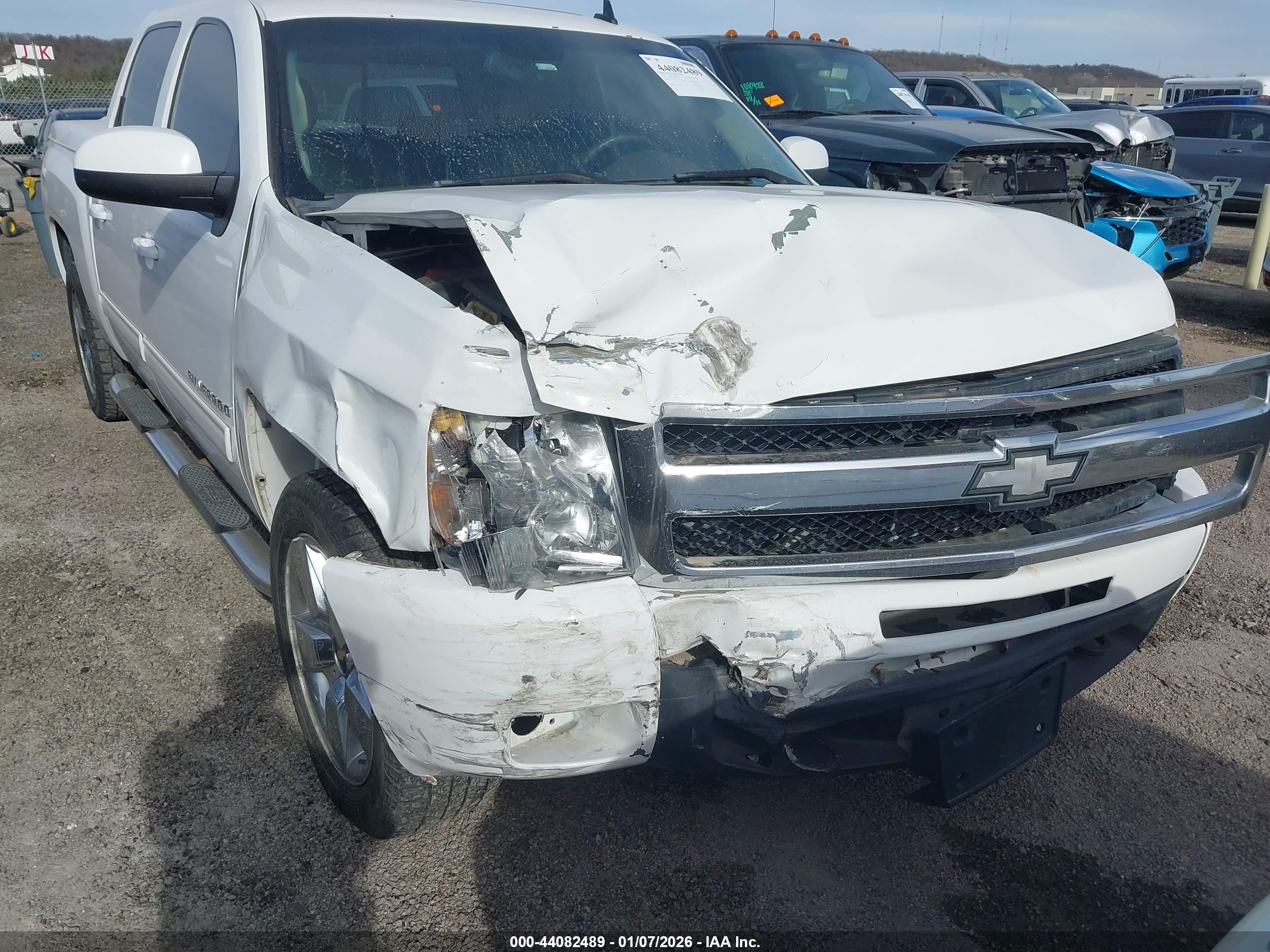 CHEVROLET SILVERADO image 6