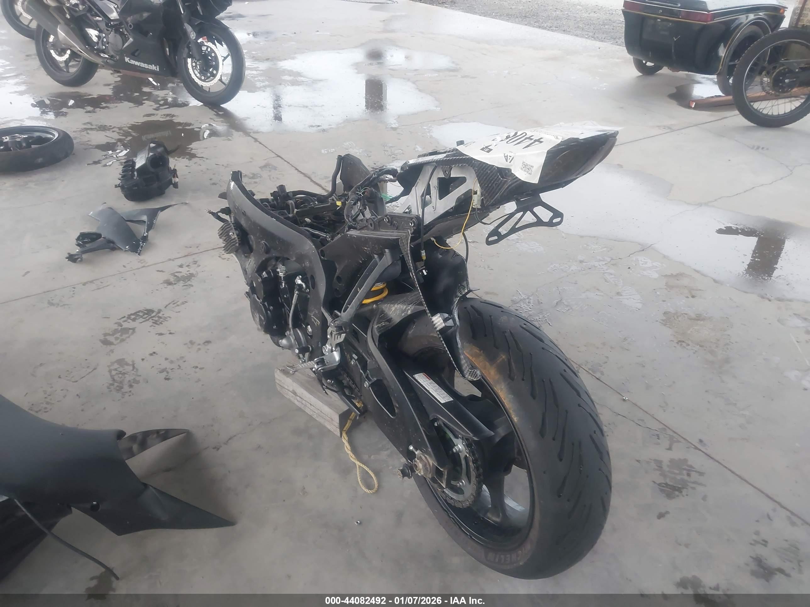SUZUKI GSX-R600 image 3