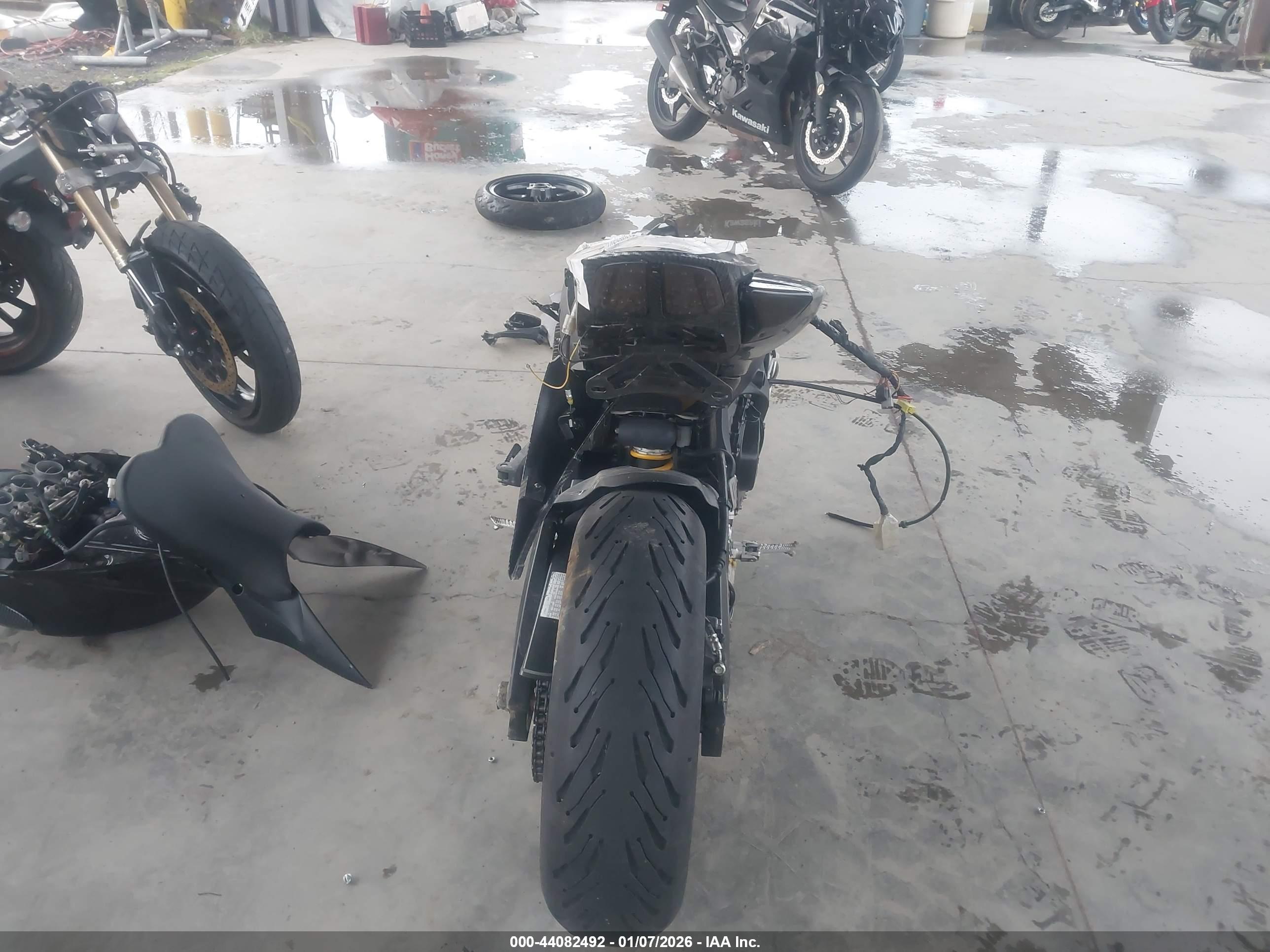 SUZUKI GSX-R600 image 6