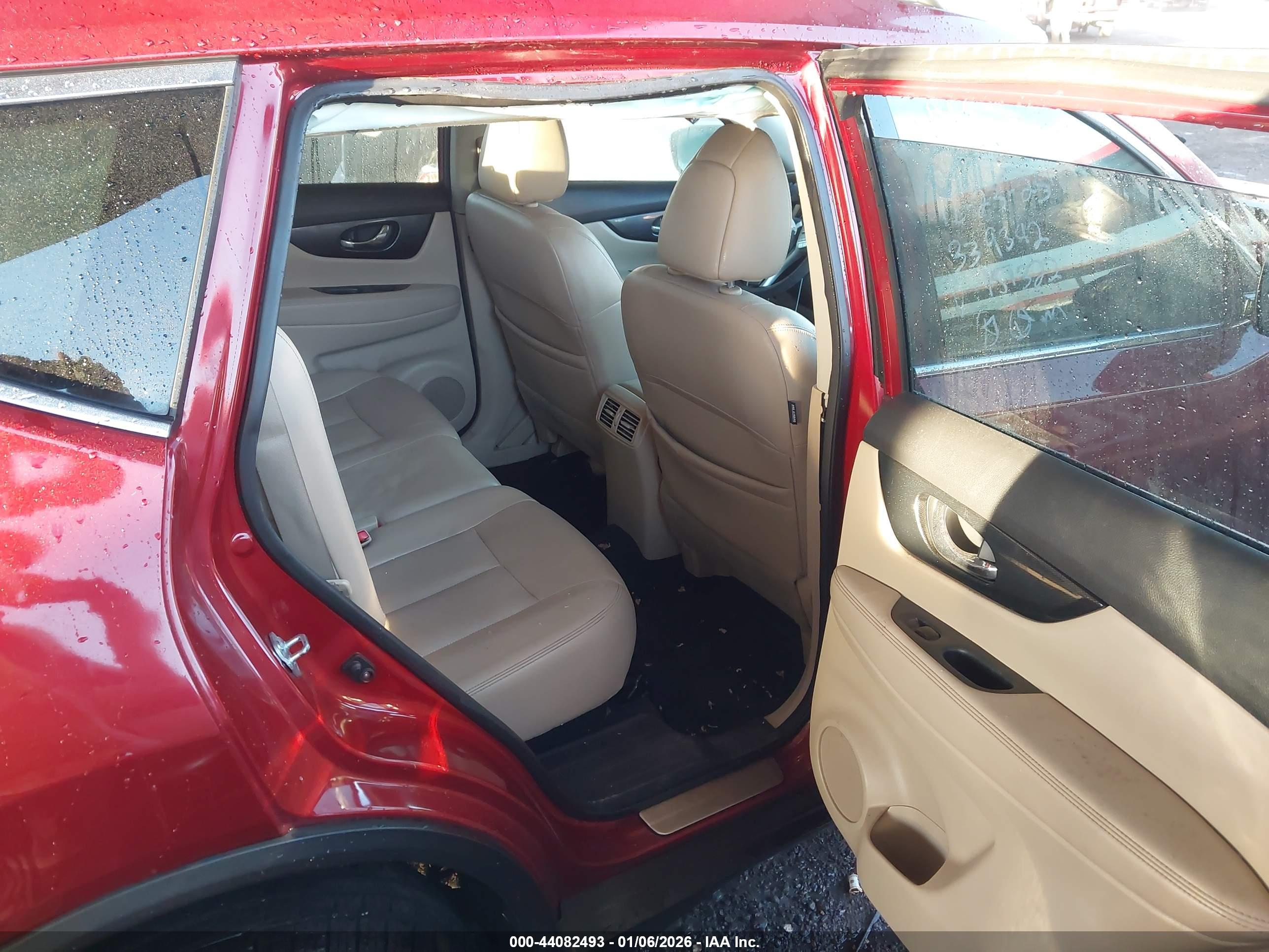 NISSAN ROGUE image 8