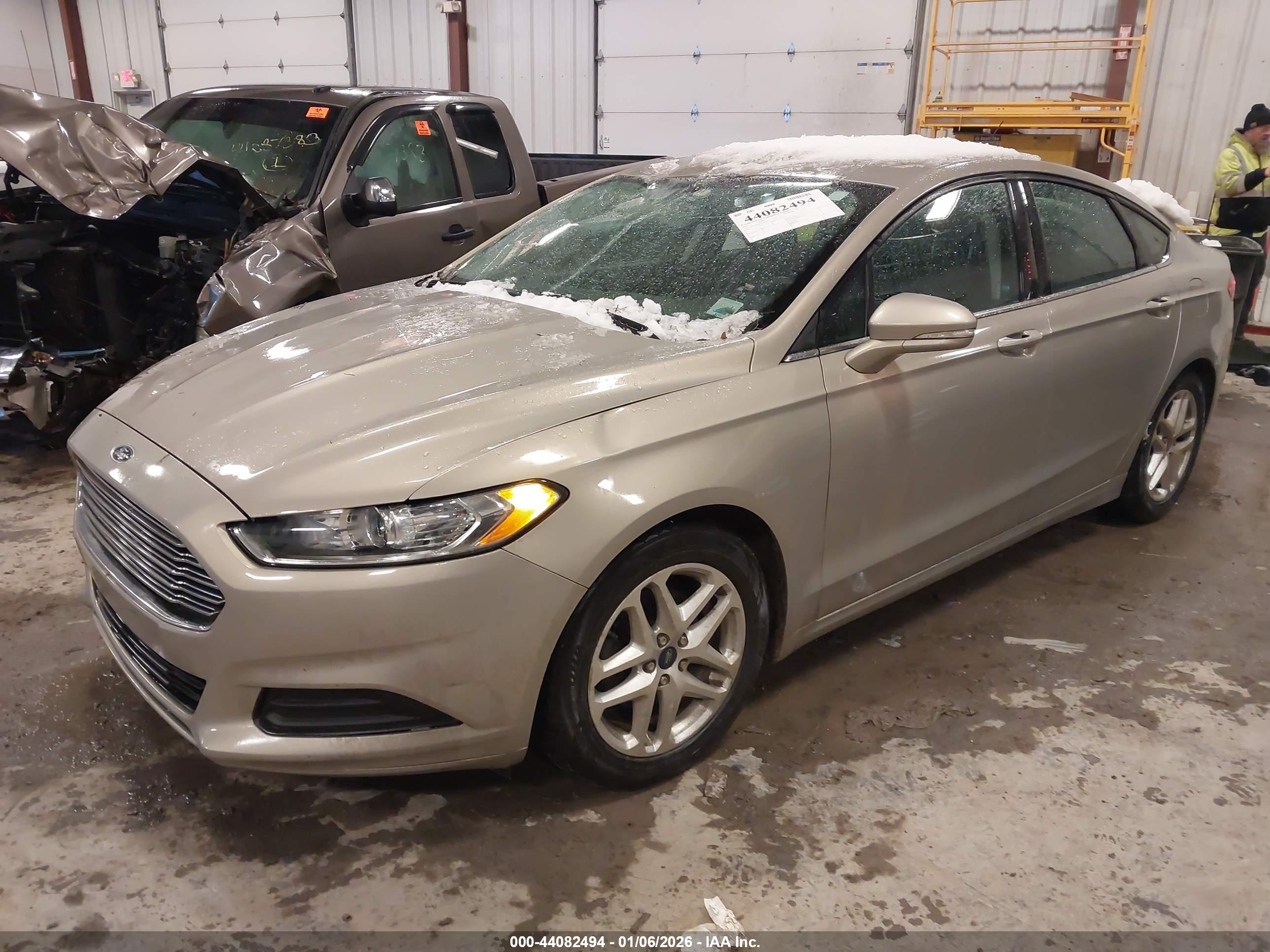 FORD FUSION image 2