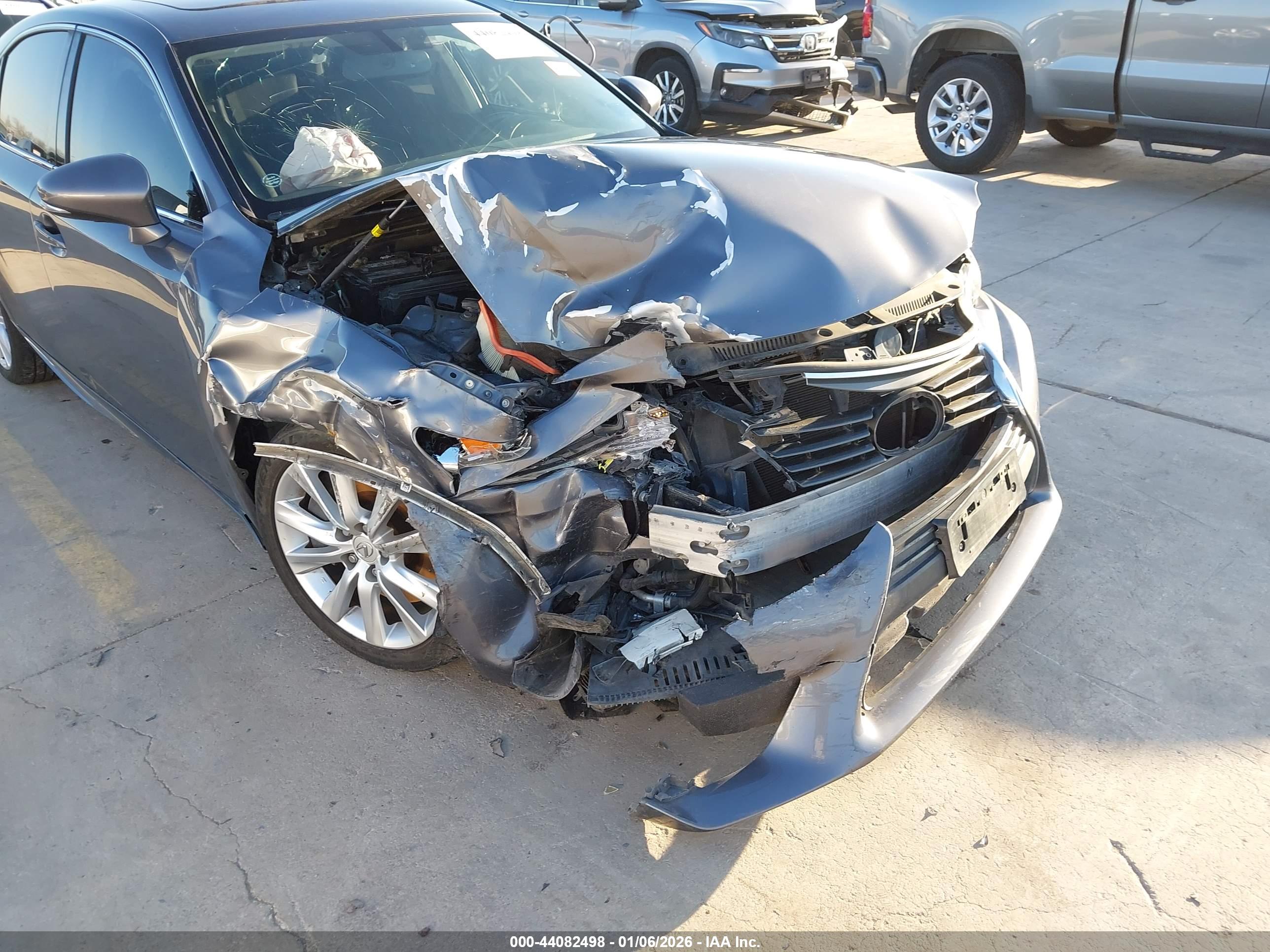 LEXUS IS image 6