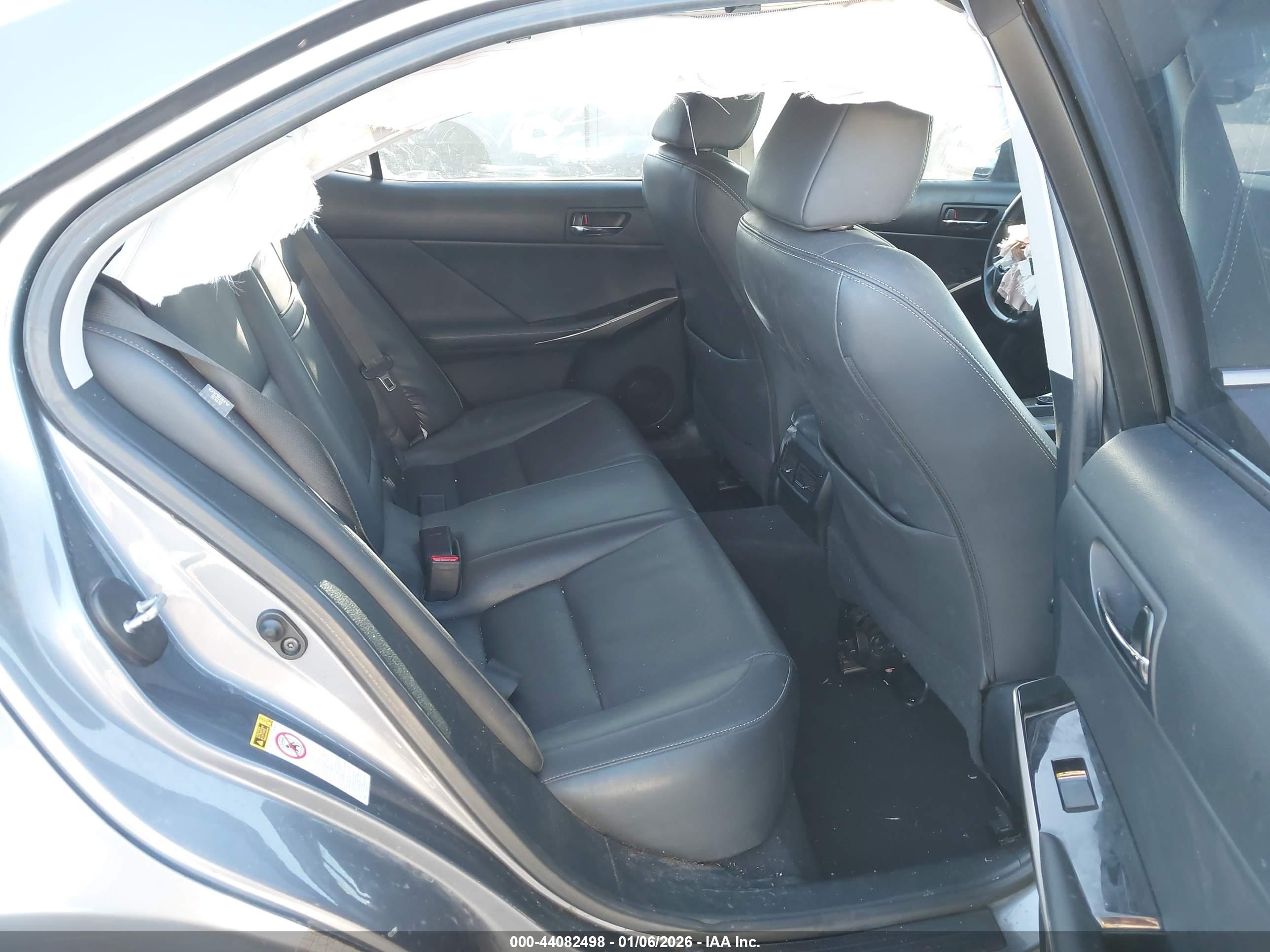 LEXUS IS image 8