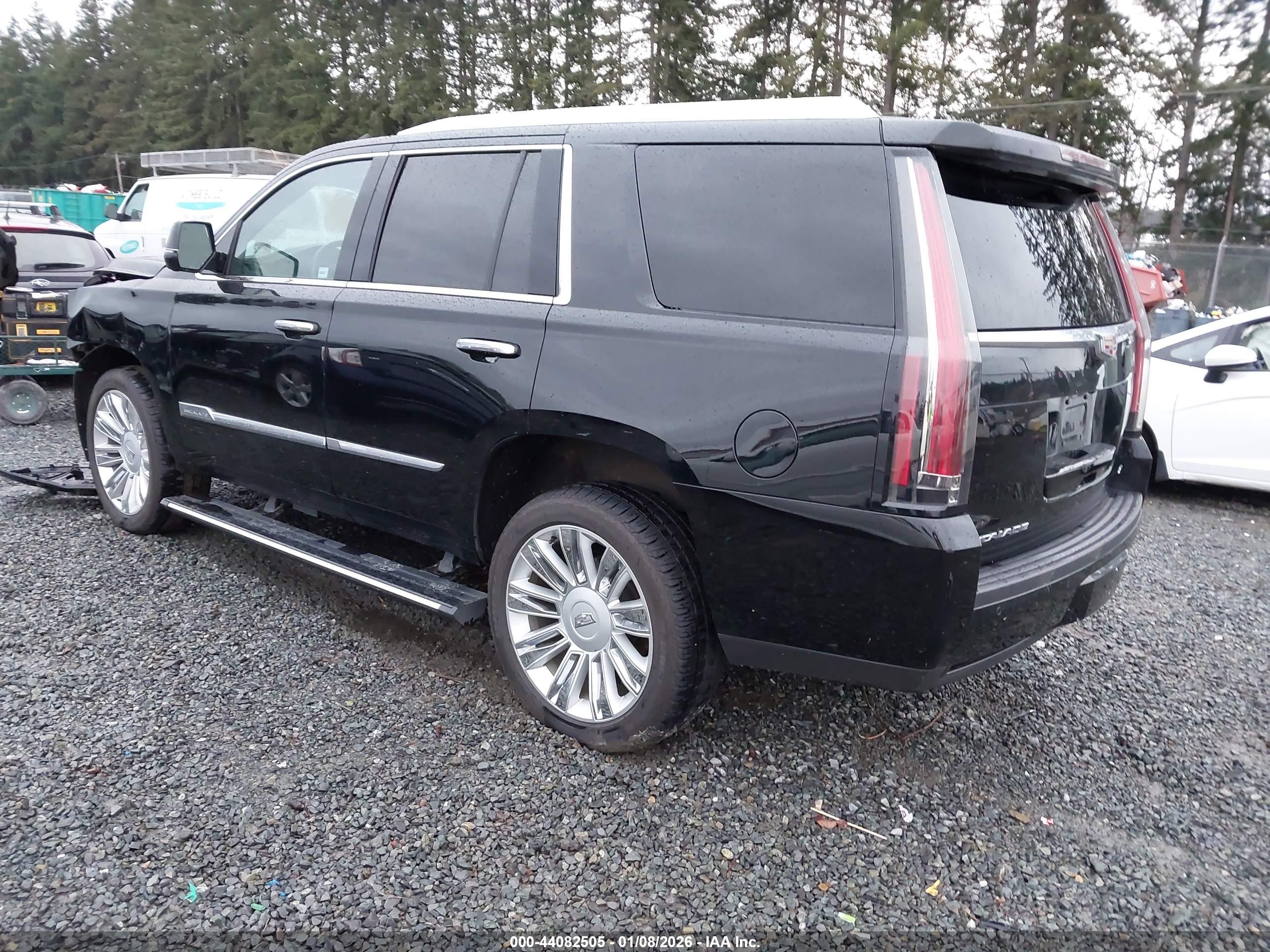 CADILLAC ESCALADE image 3