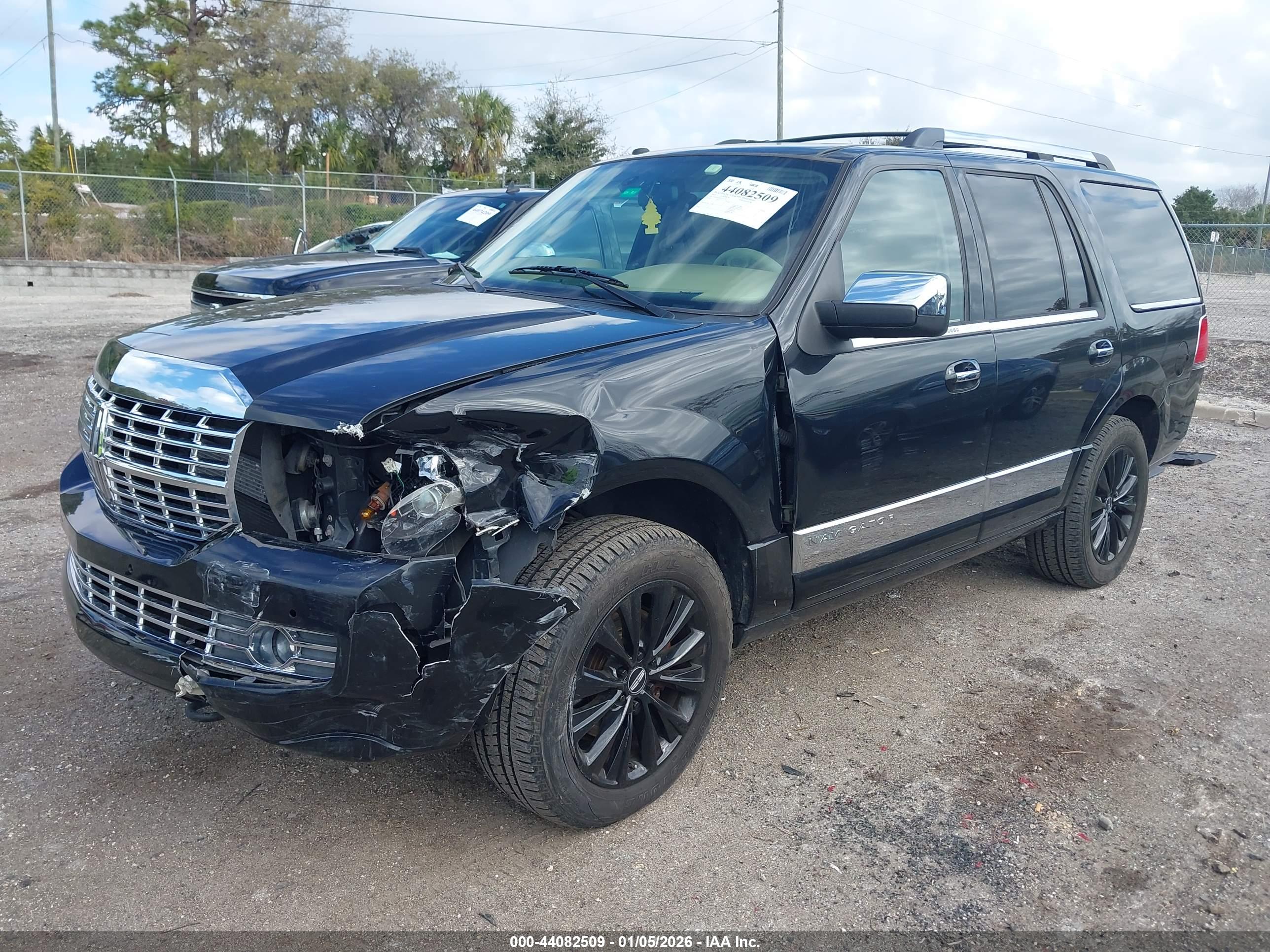 LINCOLN NAVIGATOR image 2