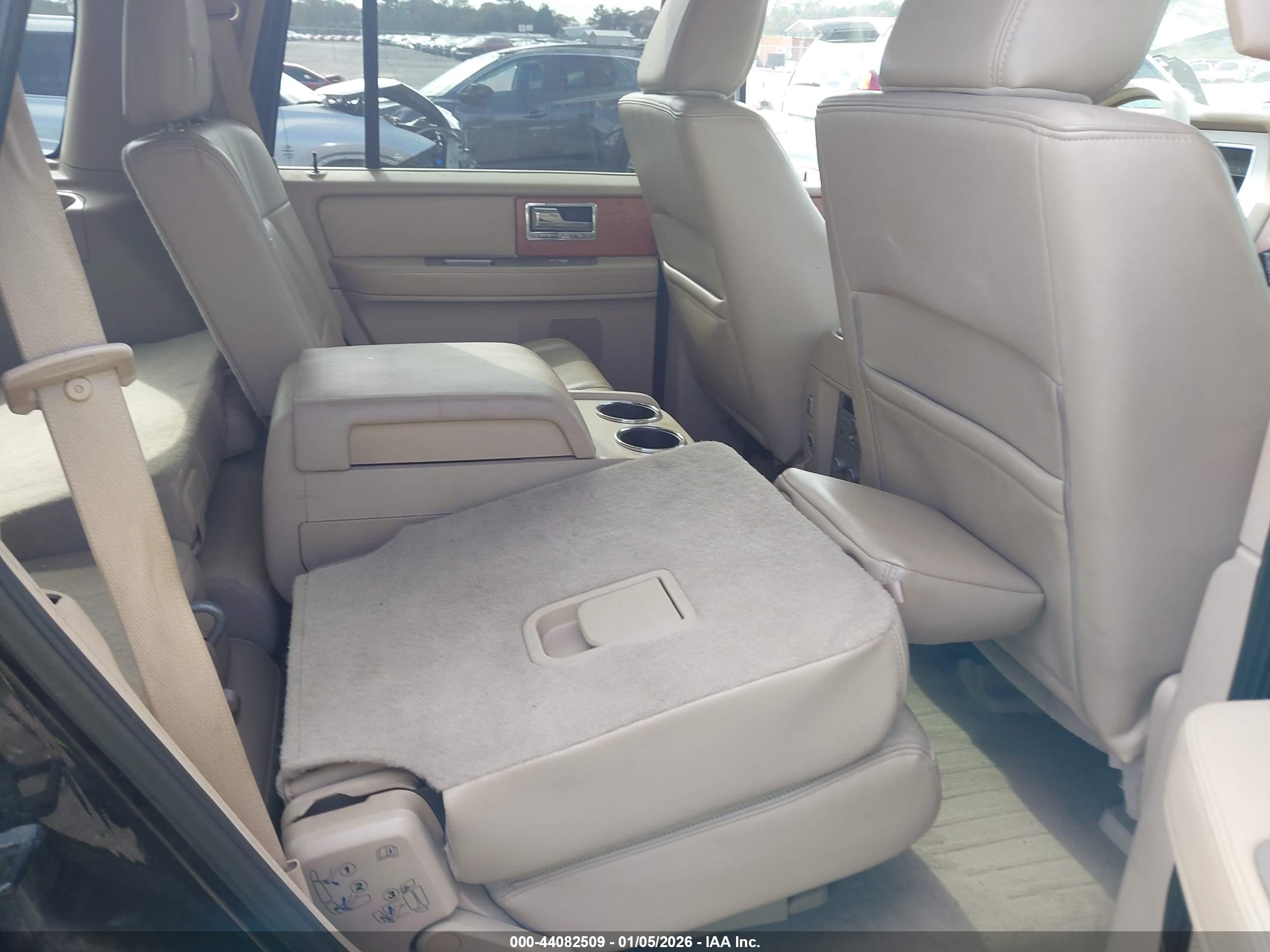 LINCOLN NAVIGATOR image 8