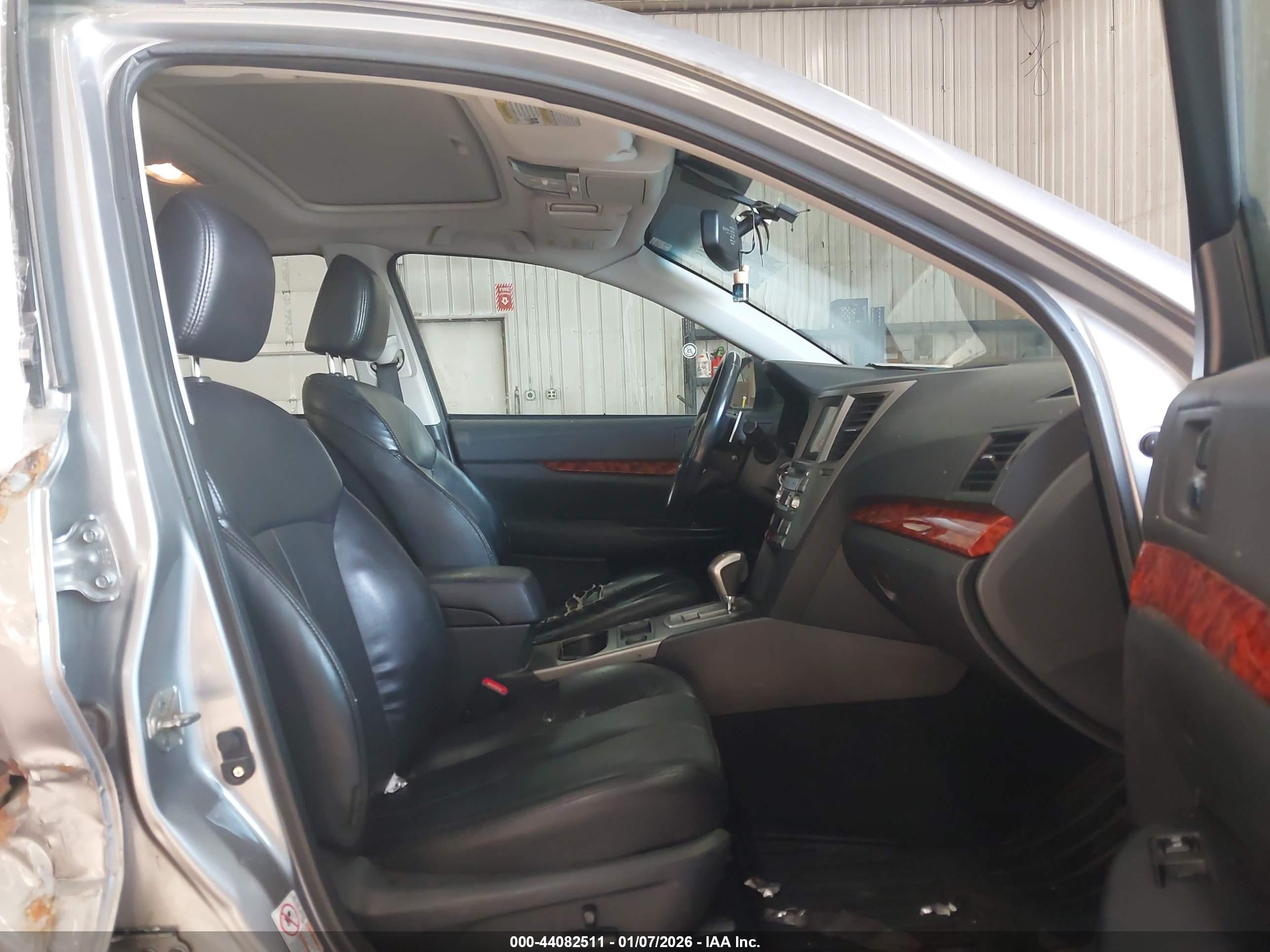 SUBARU LEGACY image 5
