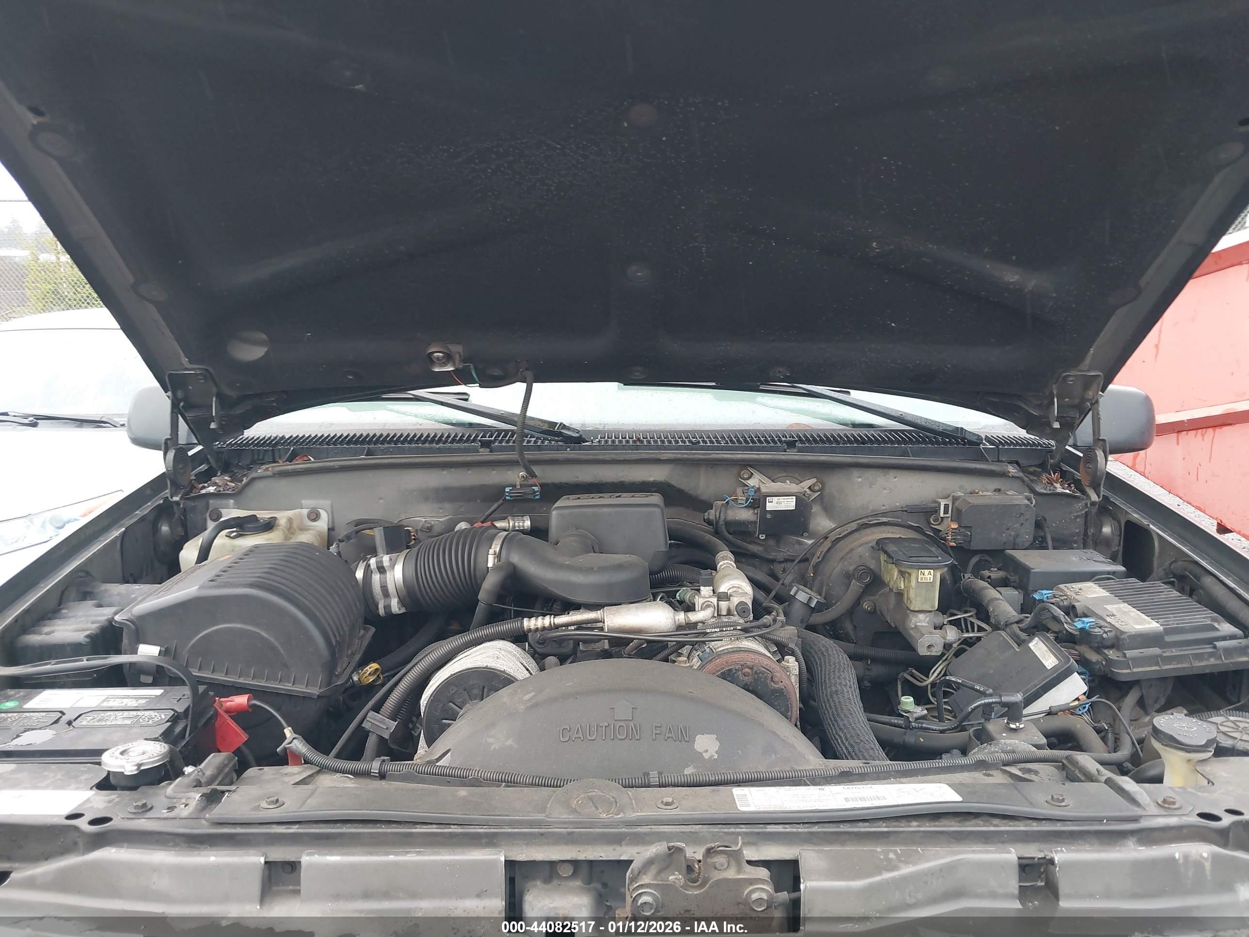 CHEVROLET SUBURBAN image 10