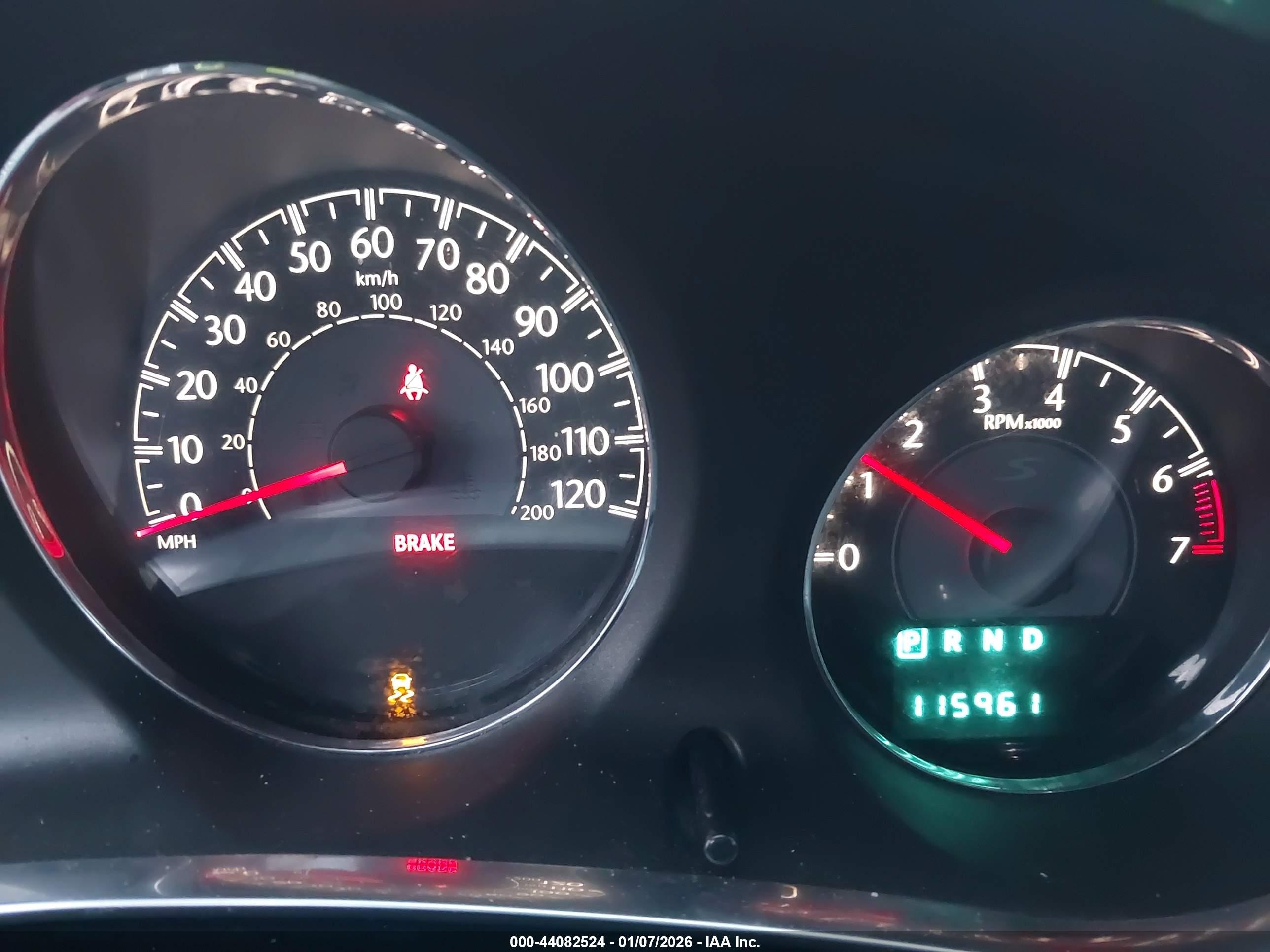 CHRYSLER 200 image 7