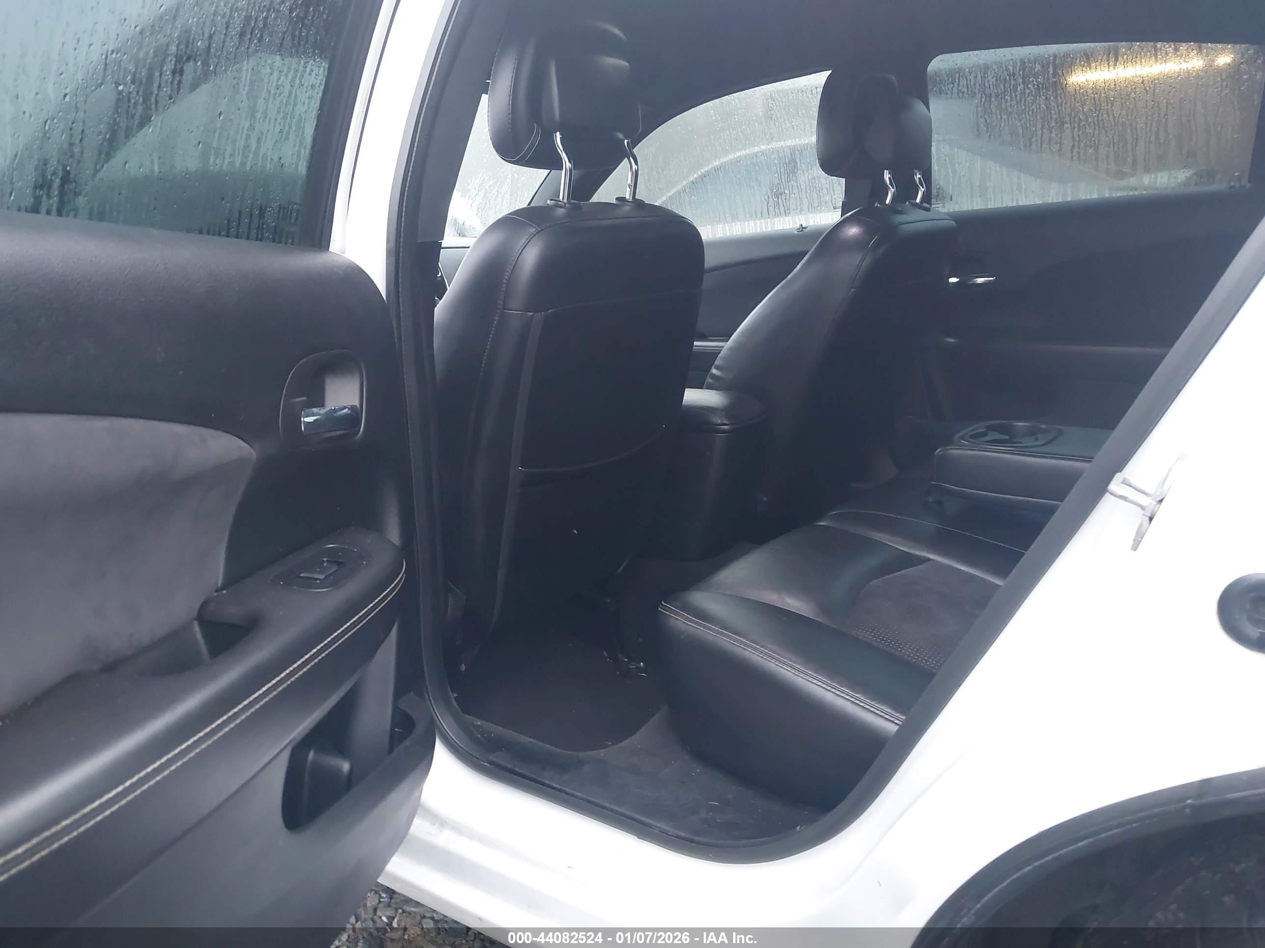 CHRYSLER 200 image 8