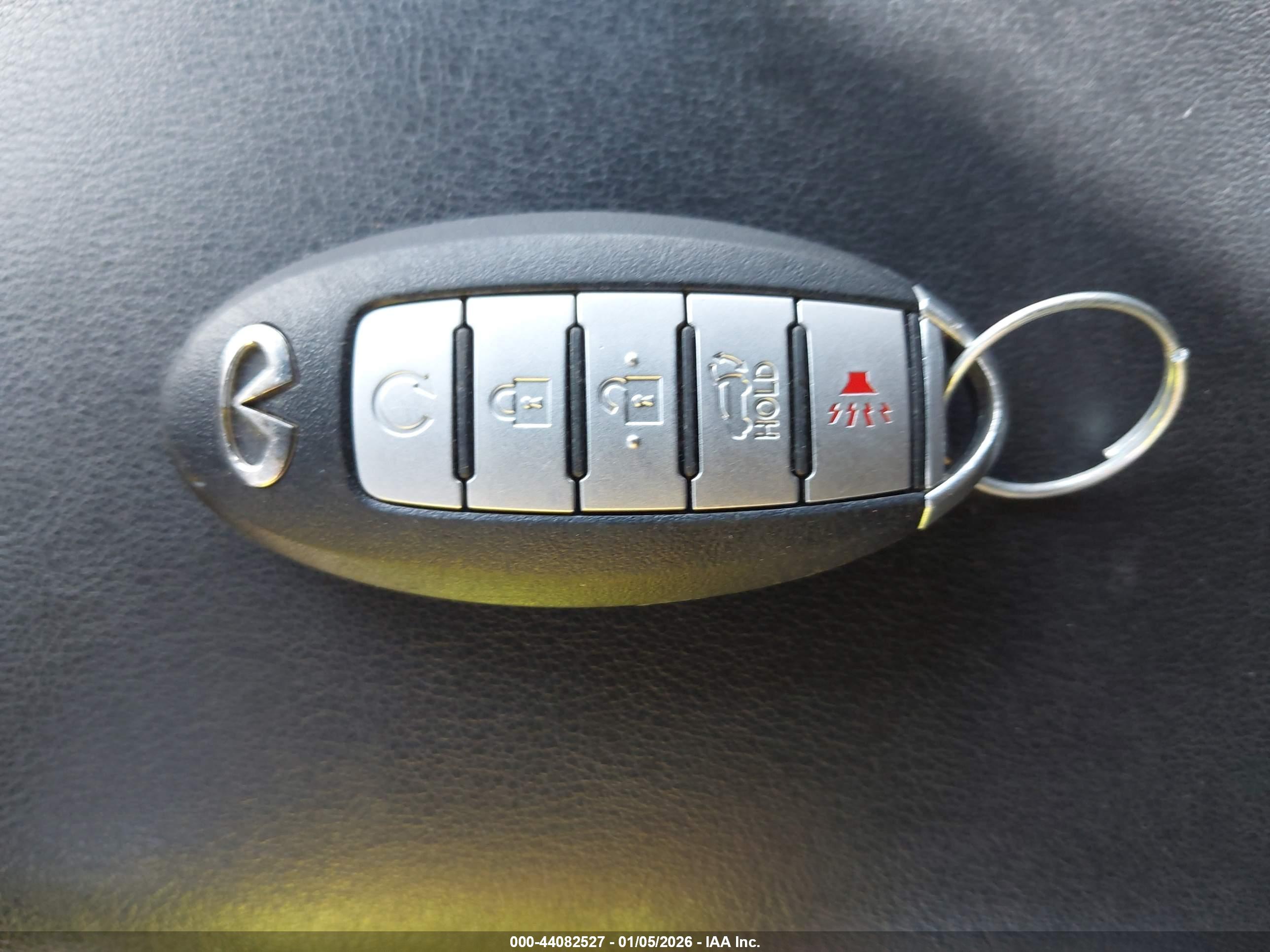 INFINITI JX35 image 11