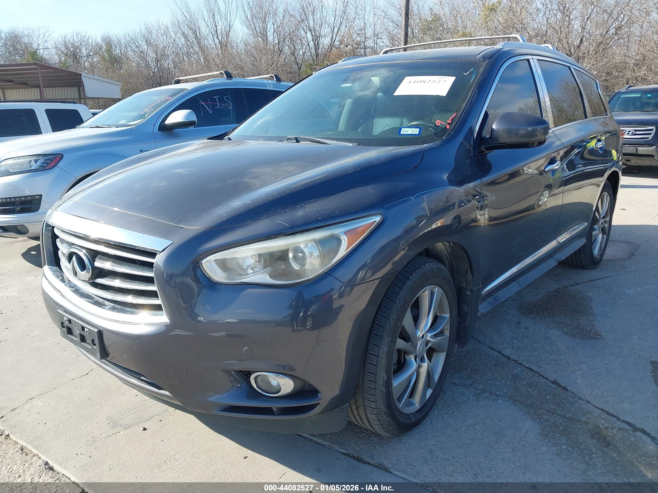 INFINITI JX35 image 2