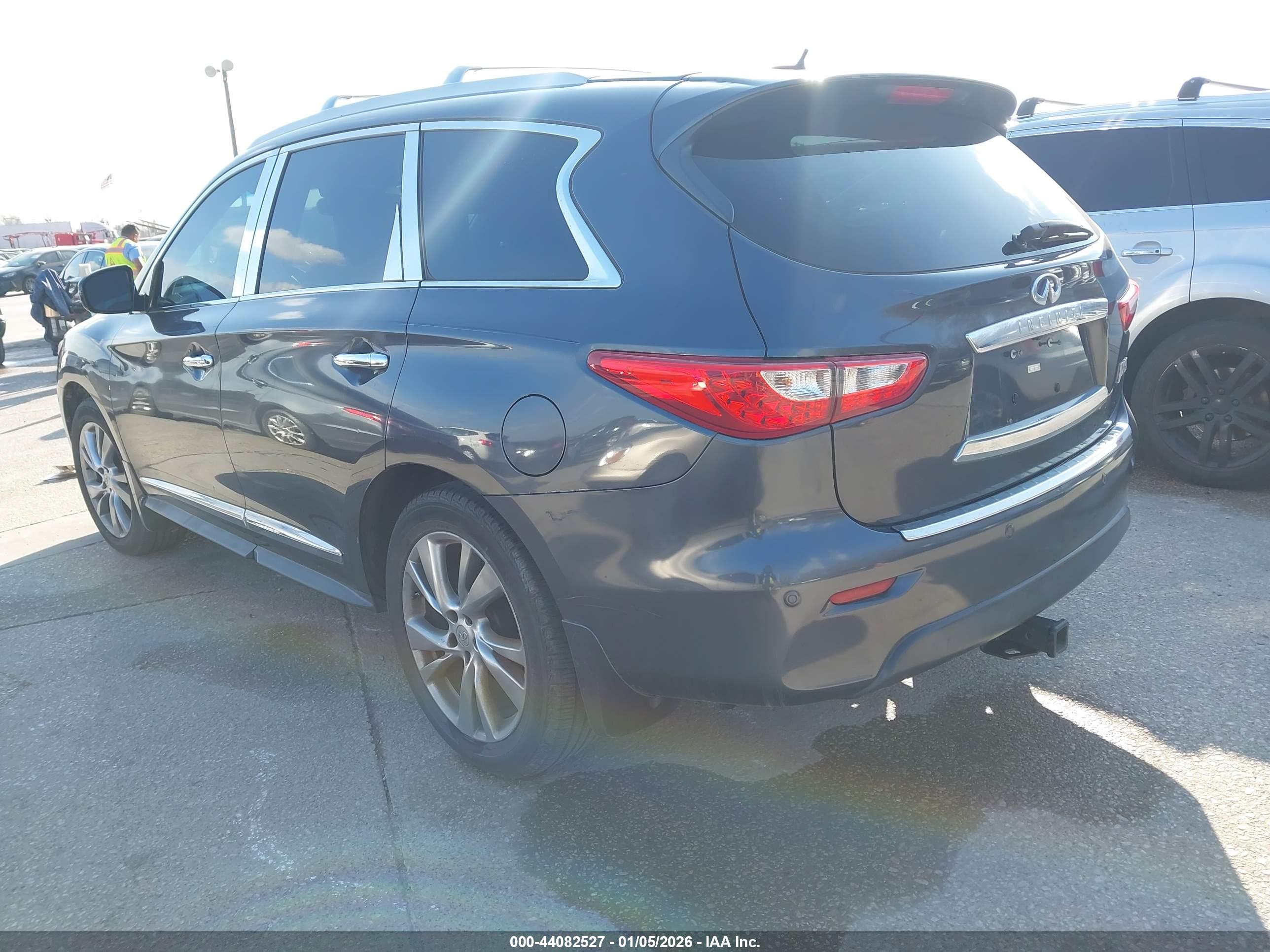 INFINITI JX35 image 3