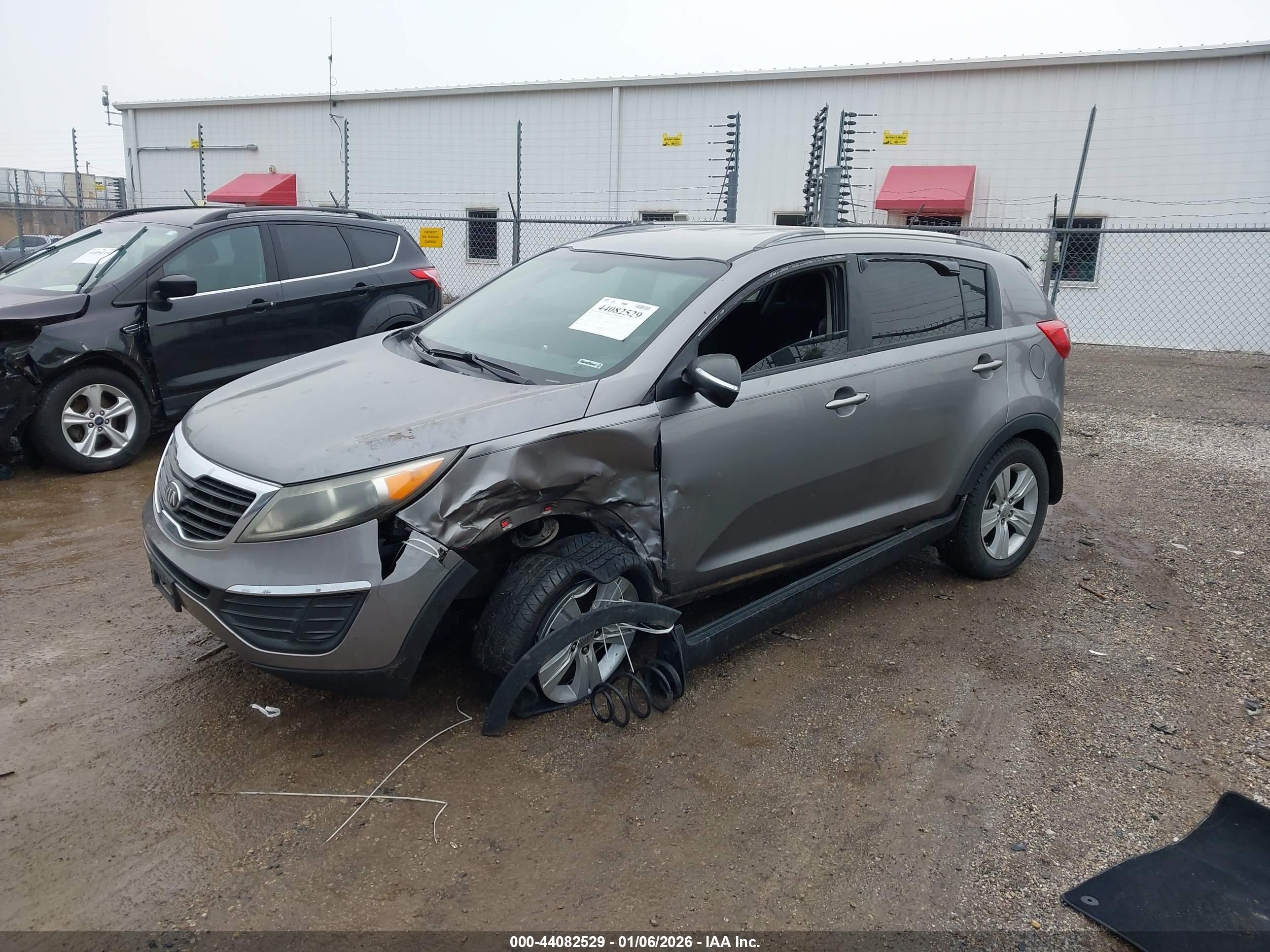 KIA SPORTAGE image 2