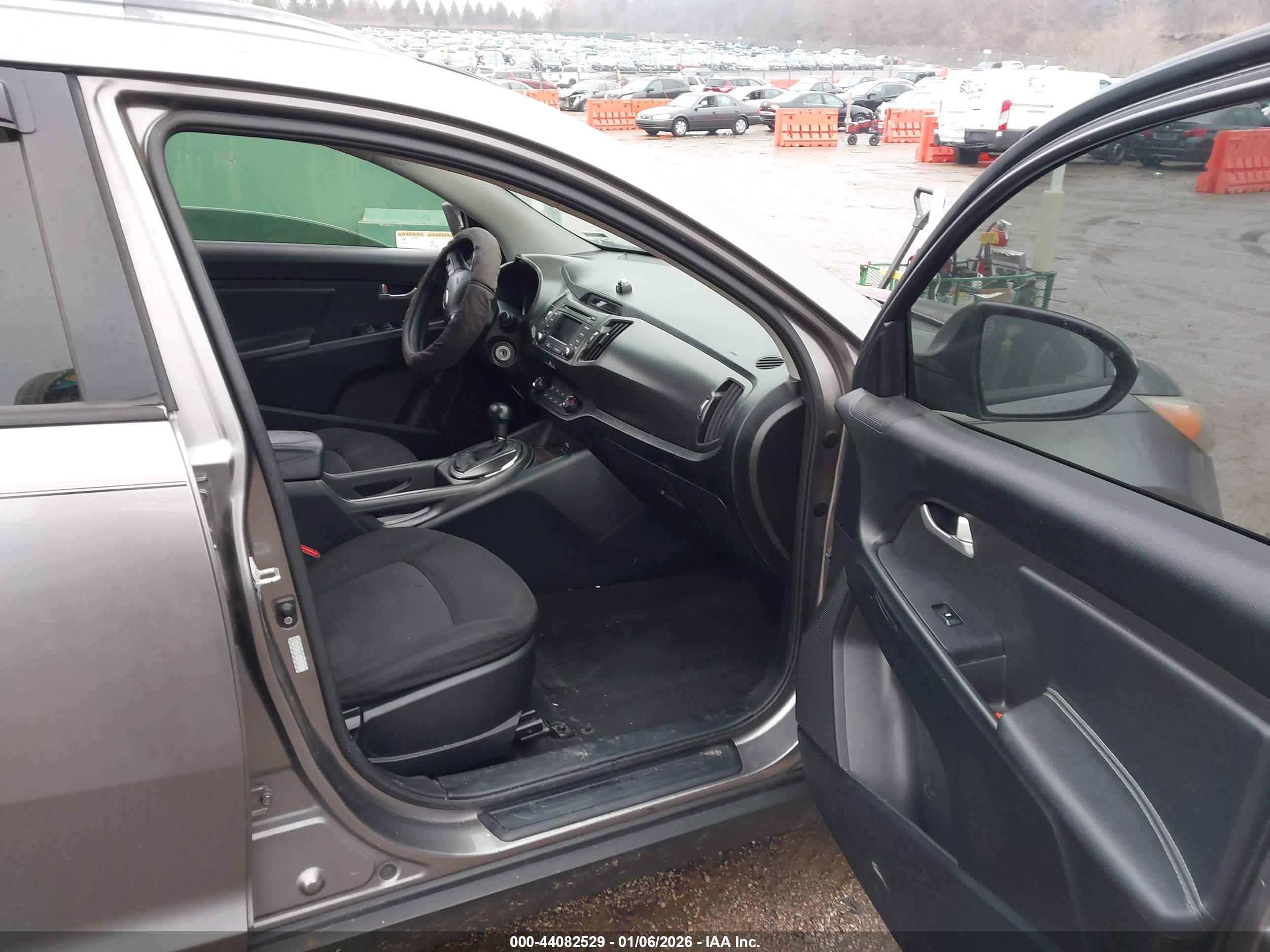 KIA SPORTAGE image 5