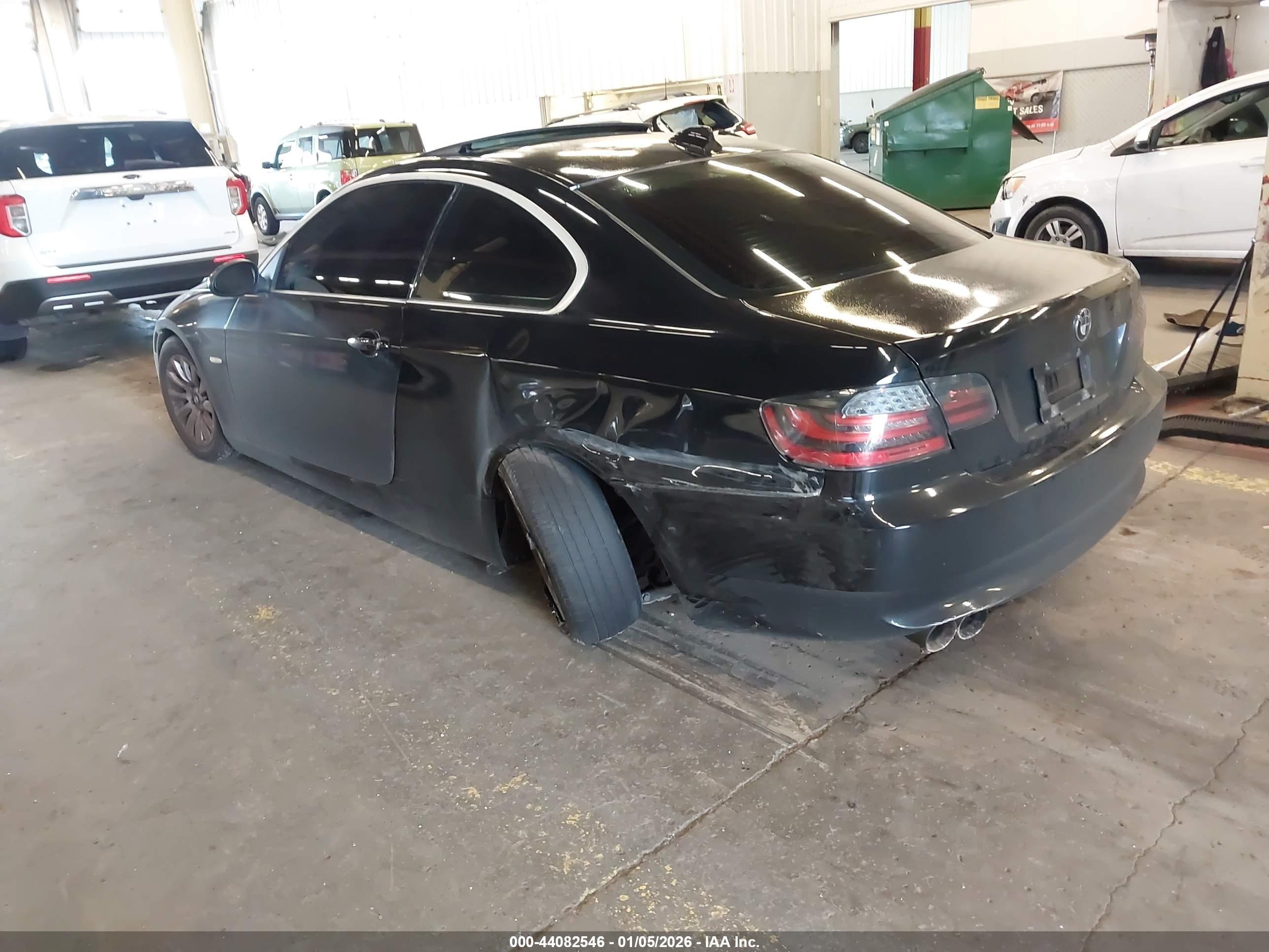 BMW 328I image 3