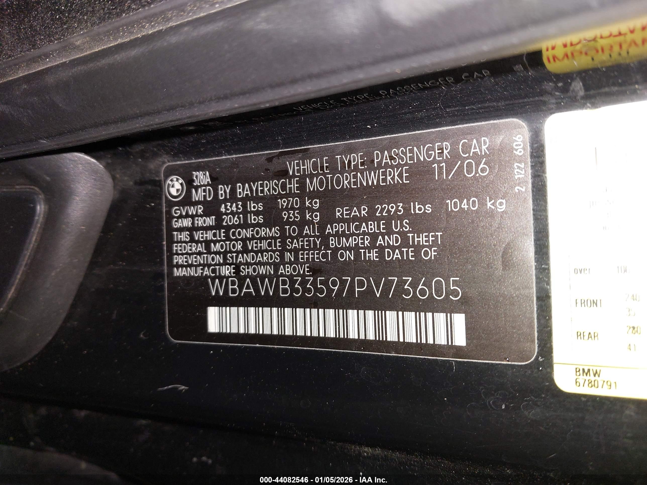 BMW 328I image 9