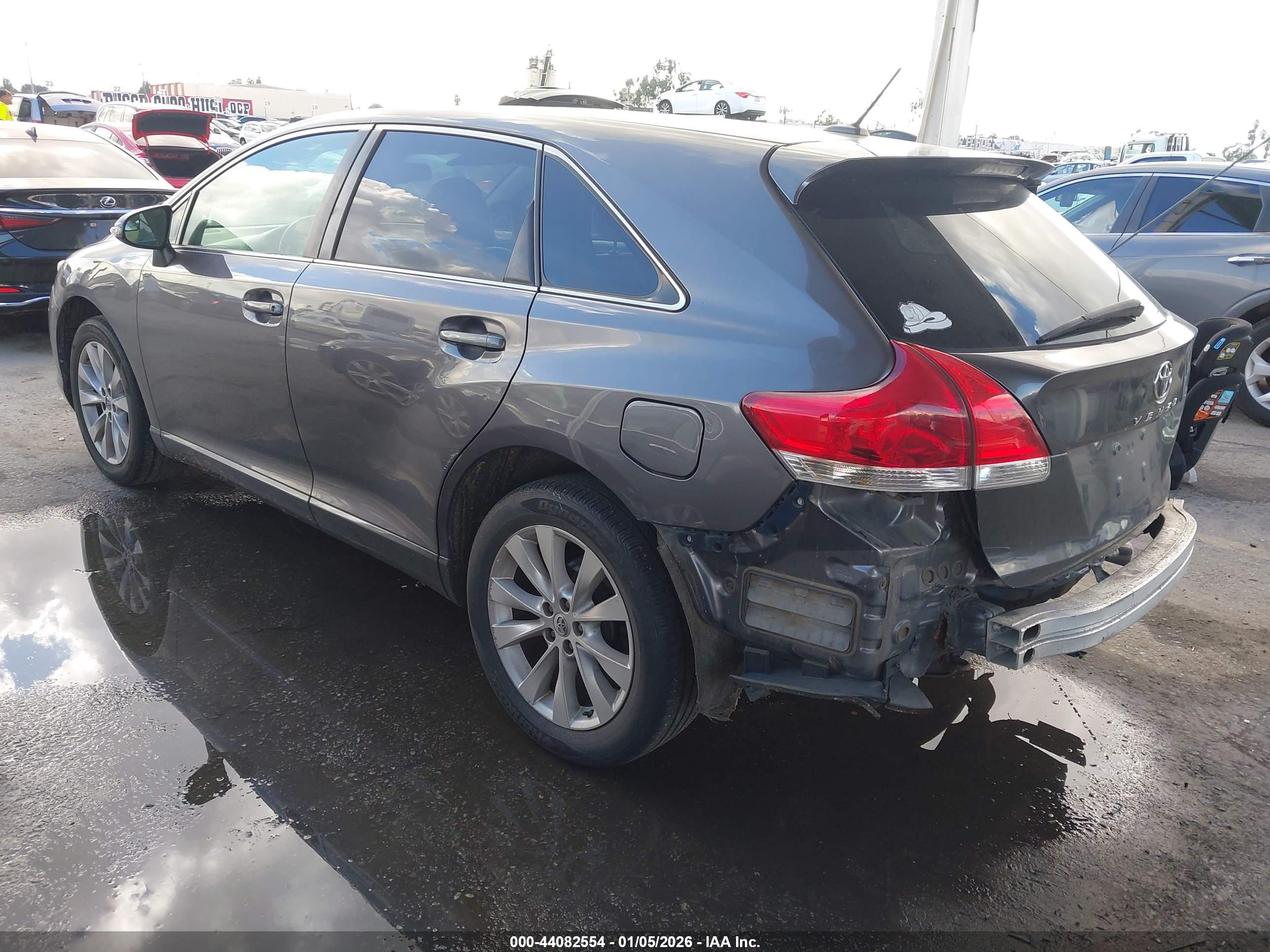TOYOTA VENZA image 3