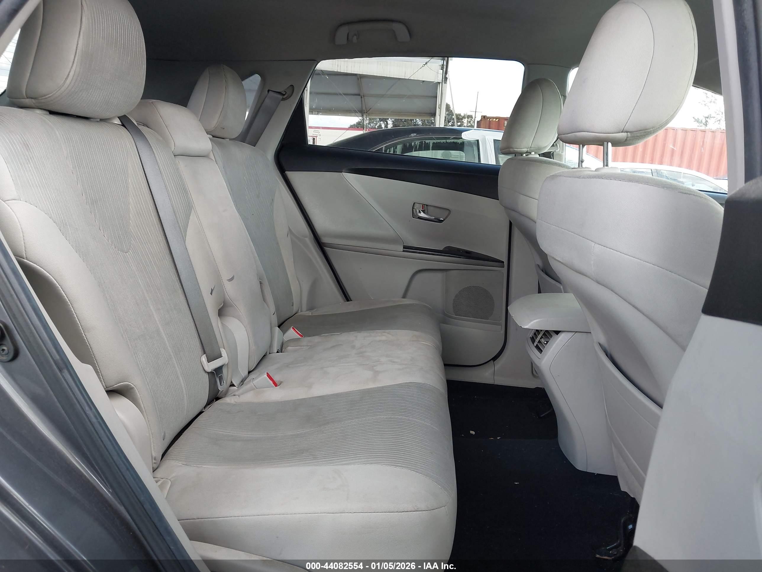 TOYOTA VENZA image 8