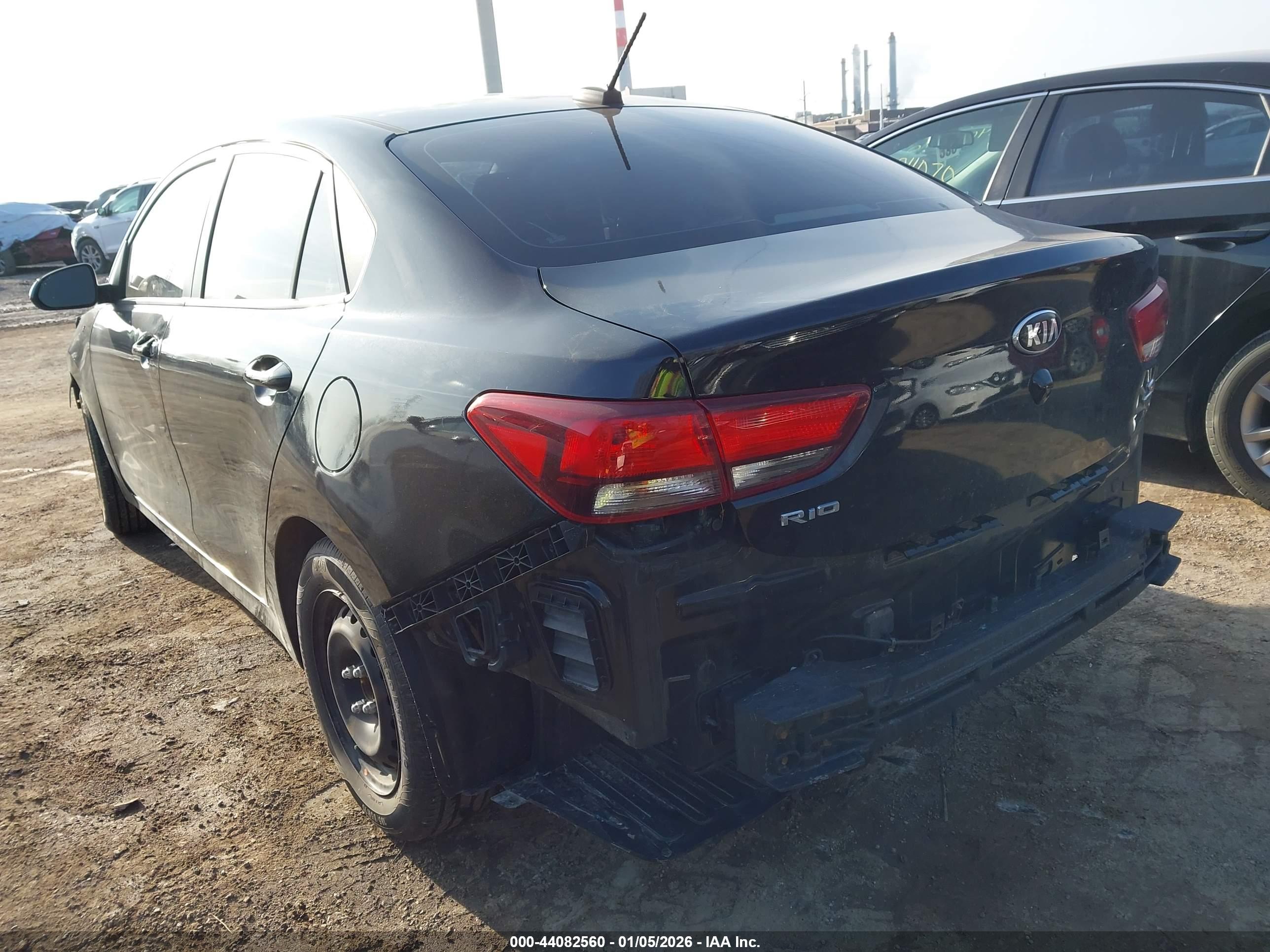 KIA RIO image 3