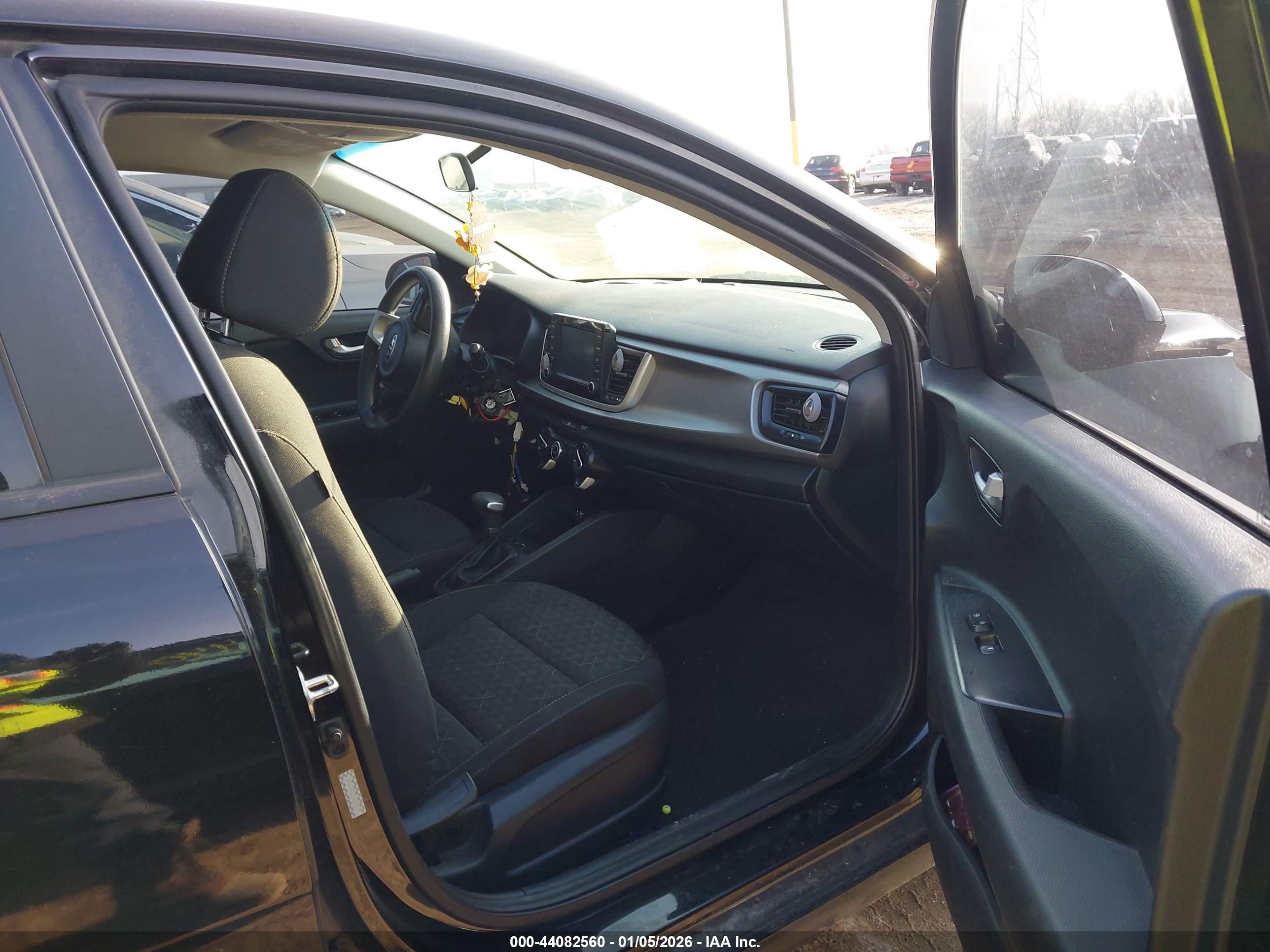 KIA RIO image 5