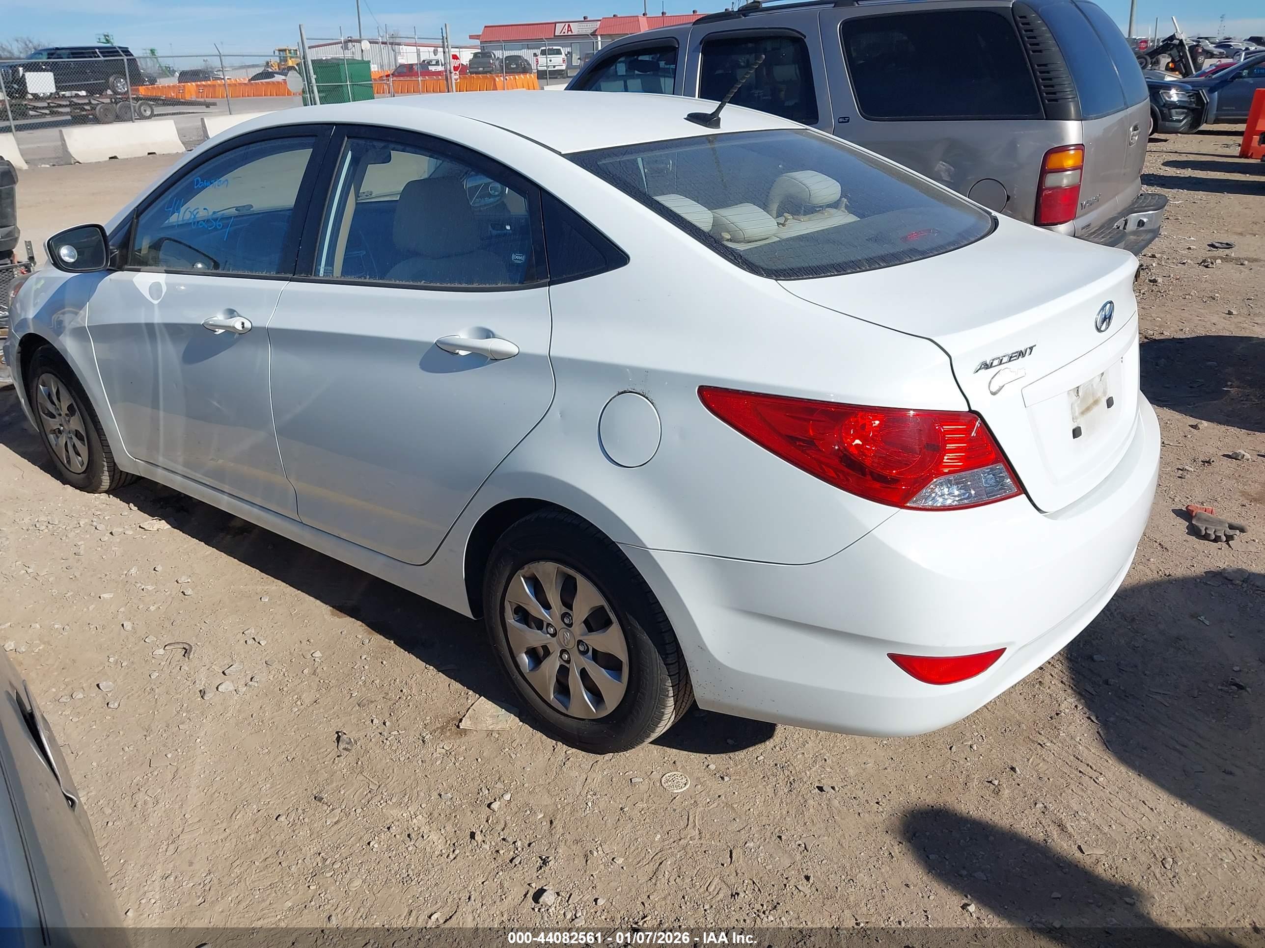 HYUNDAI ACCENT image 3