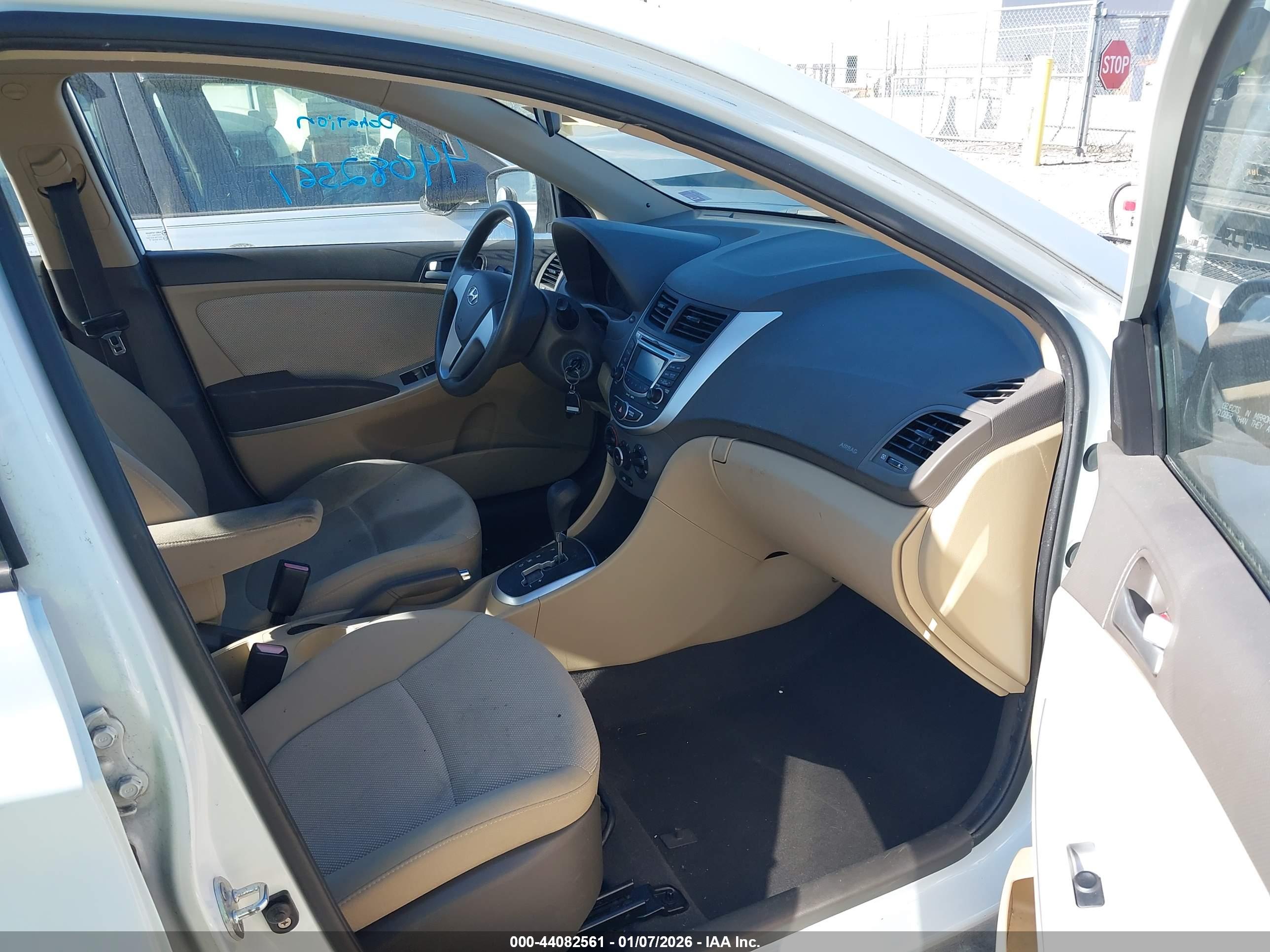 HYUNDAI ACCENT image 5