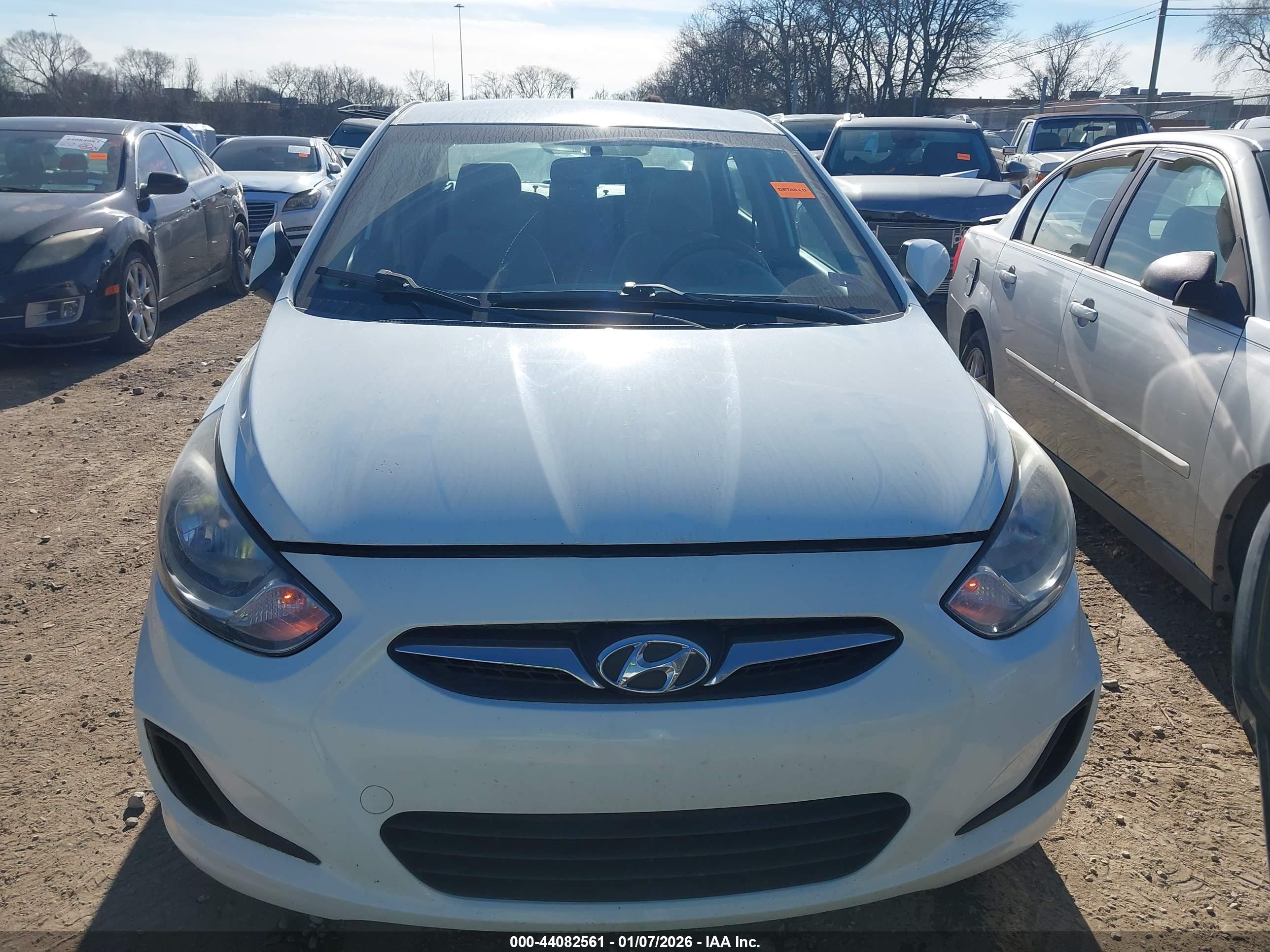 HYUNDAI ACCENT image 6