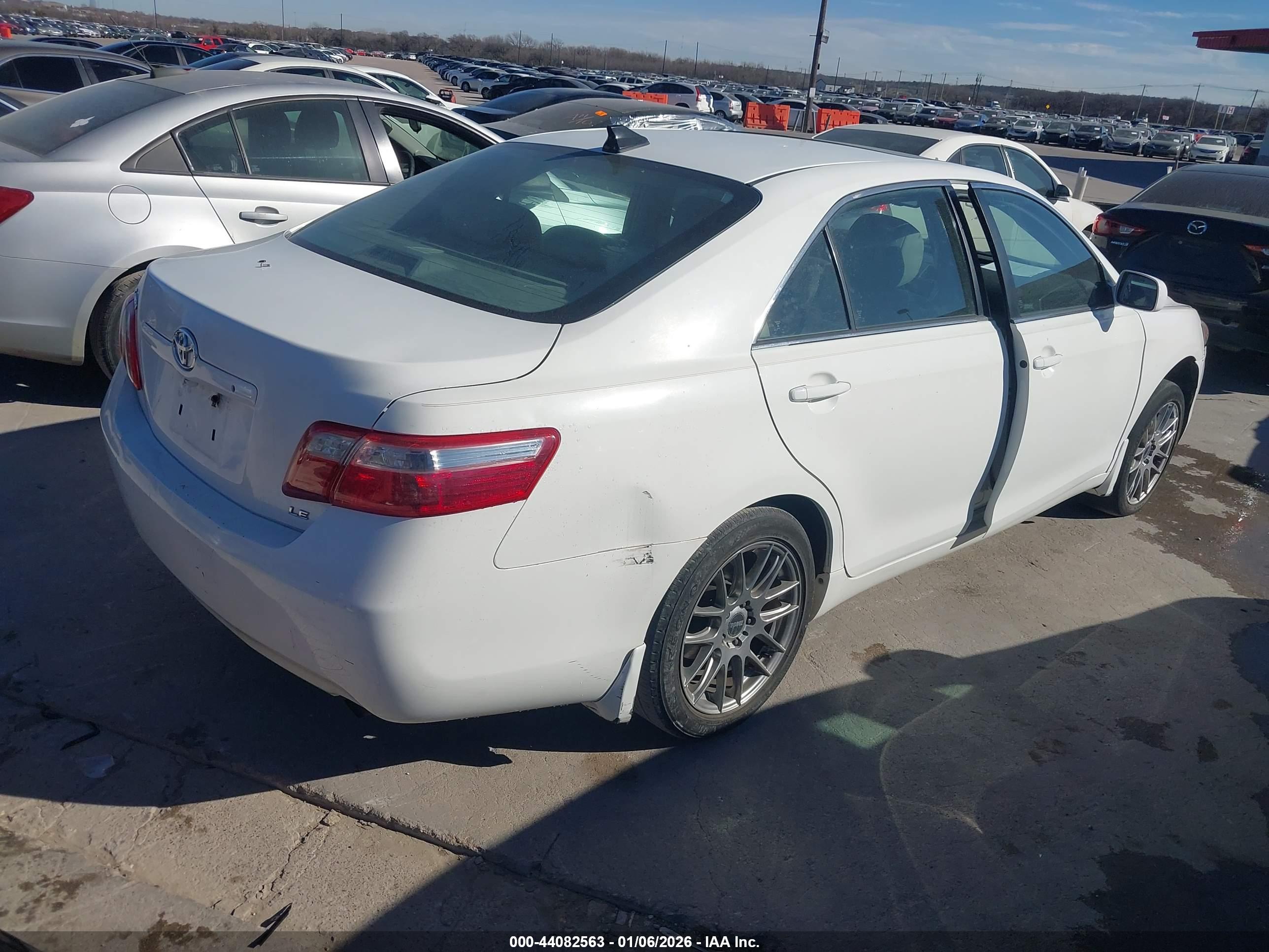TOYOTA CAMRY image 4
