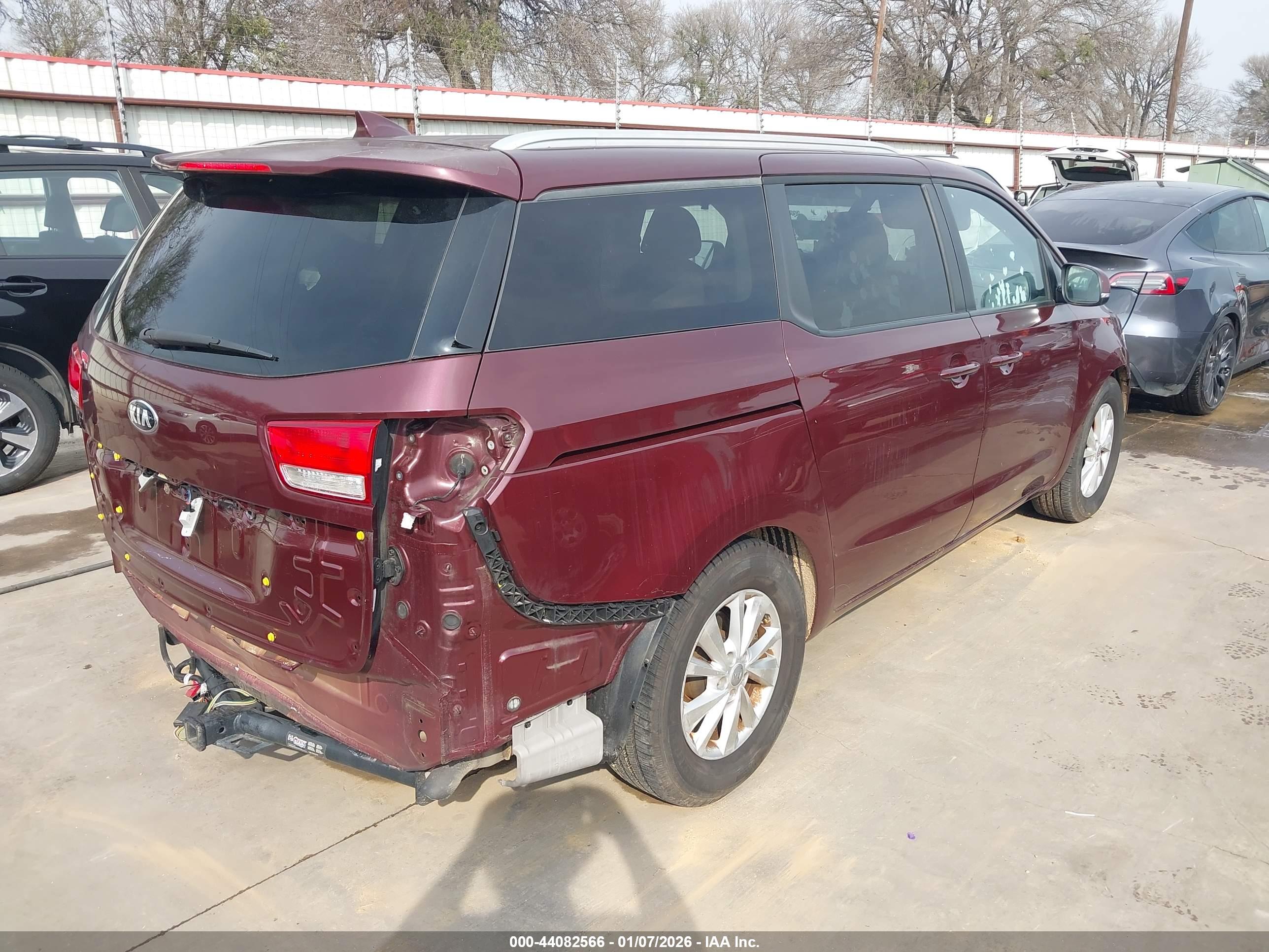 KIA SEDONA image 4