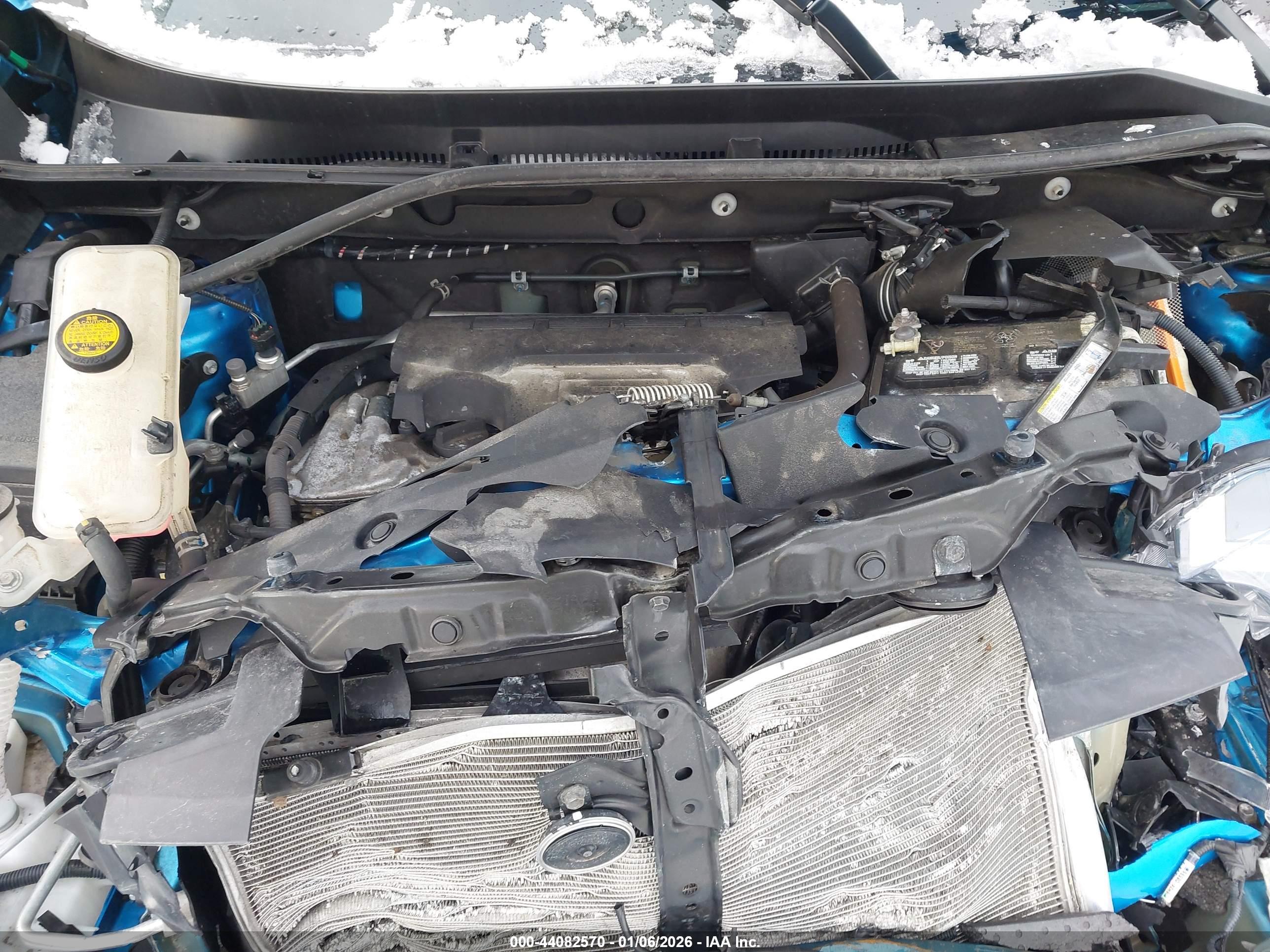 TOYOTA RAV4 image 10