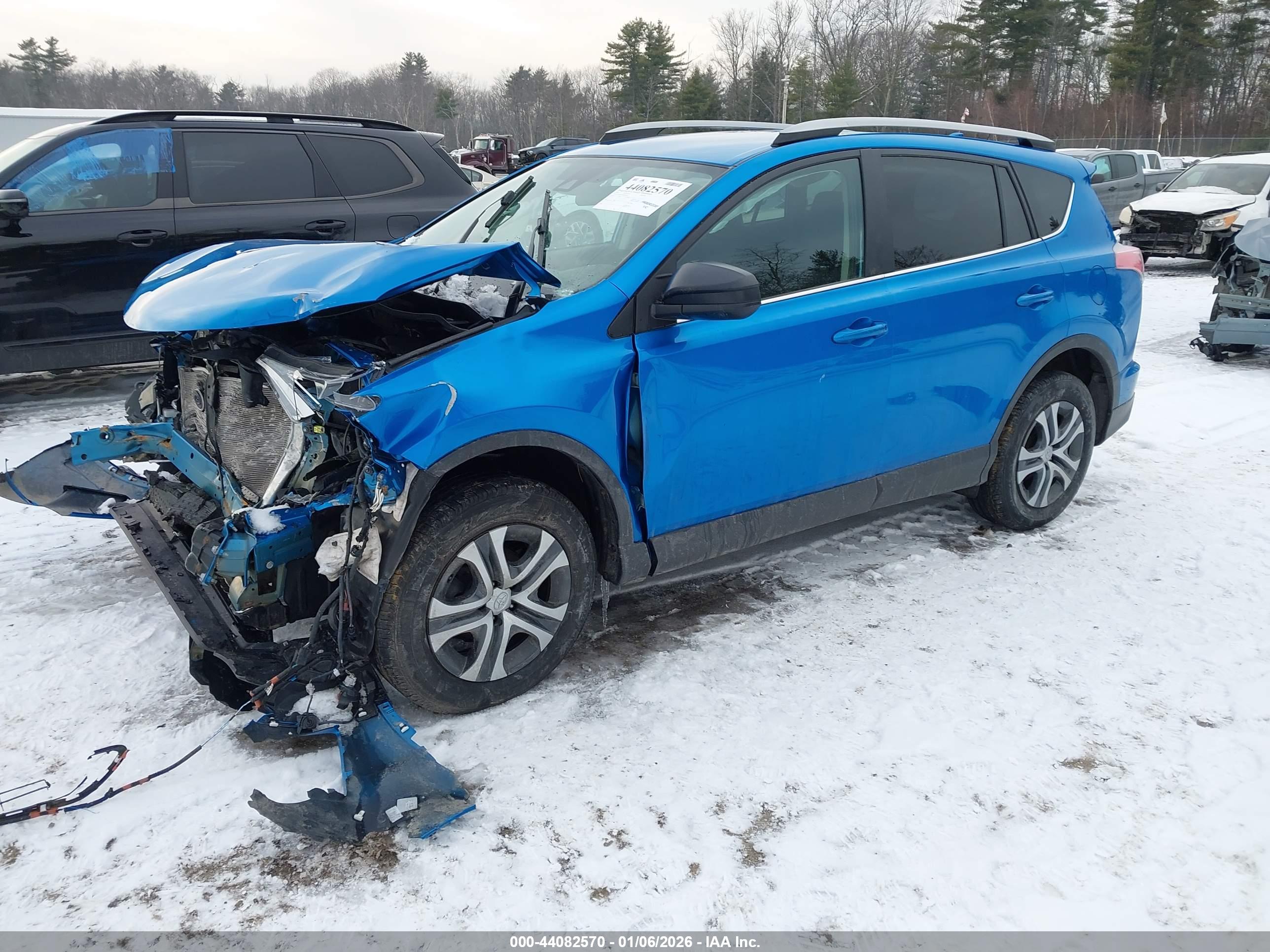 TOYOTA RAV4 image 2