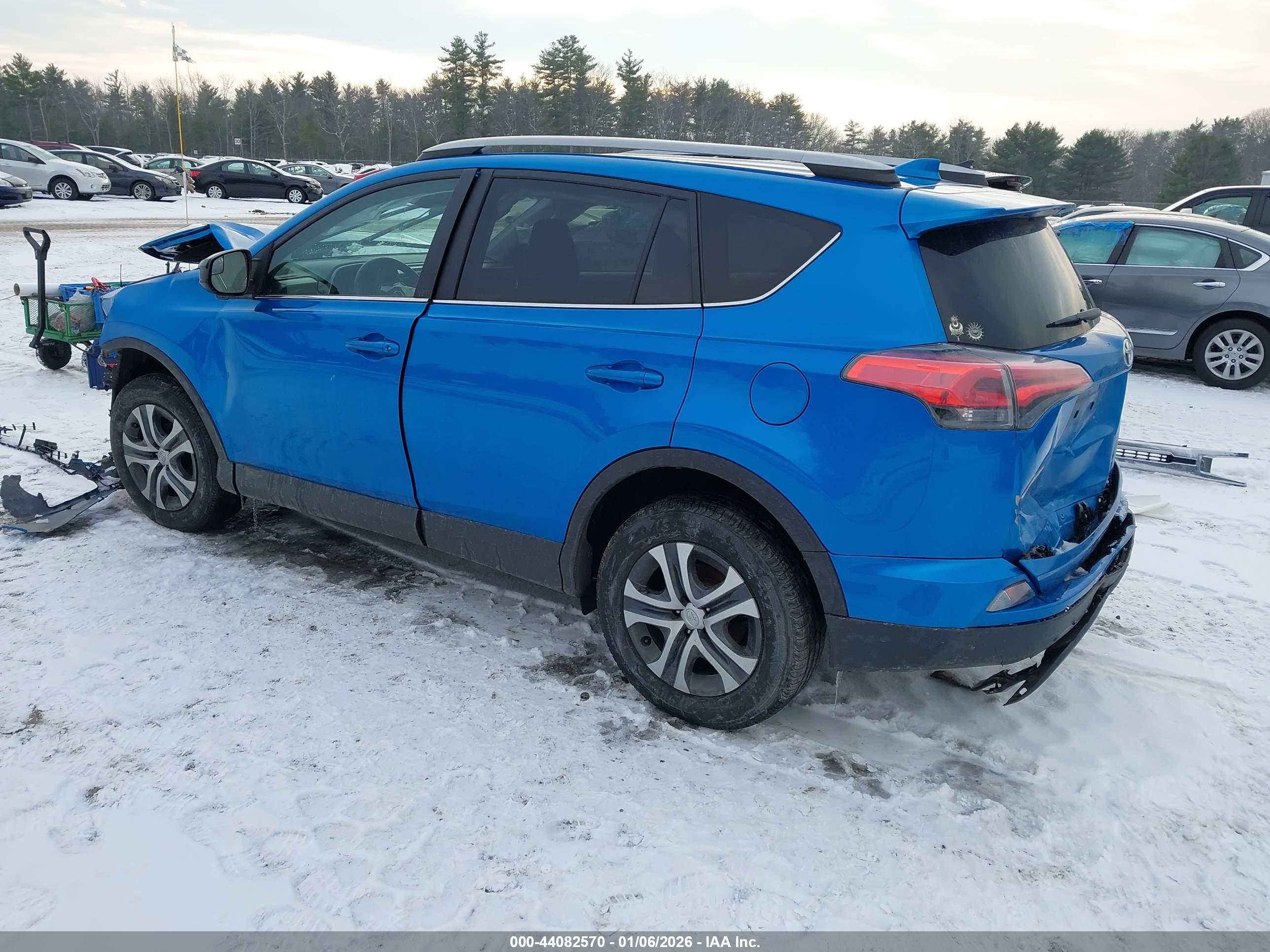 TOYOTA RAV4 image 3