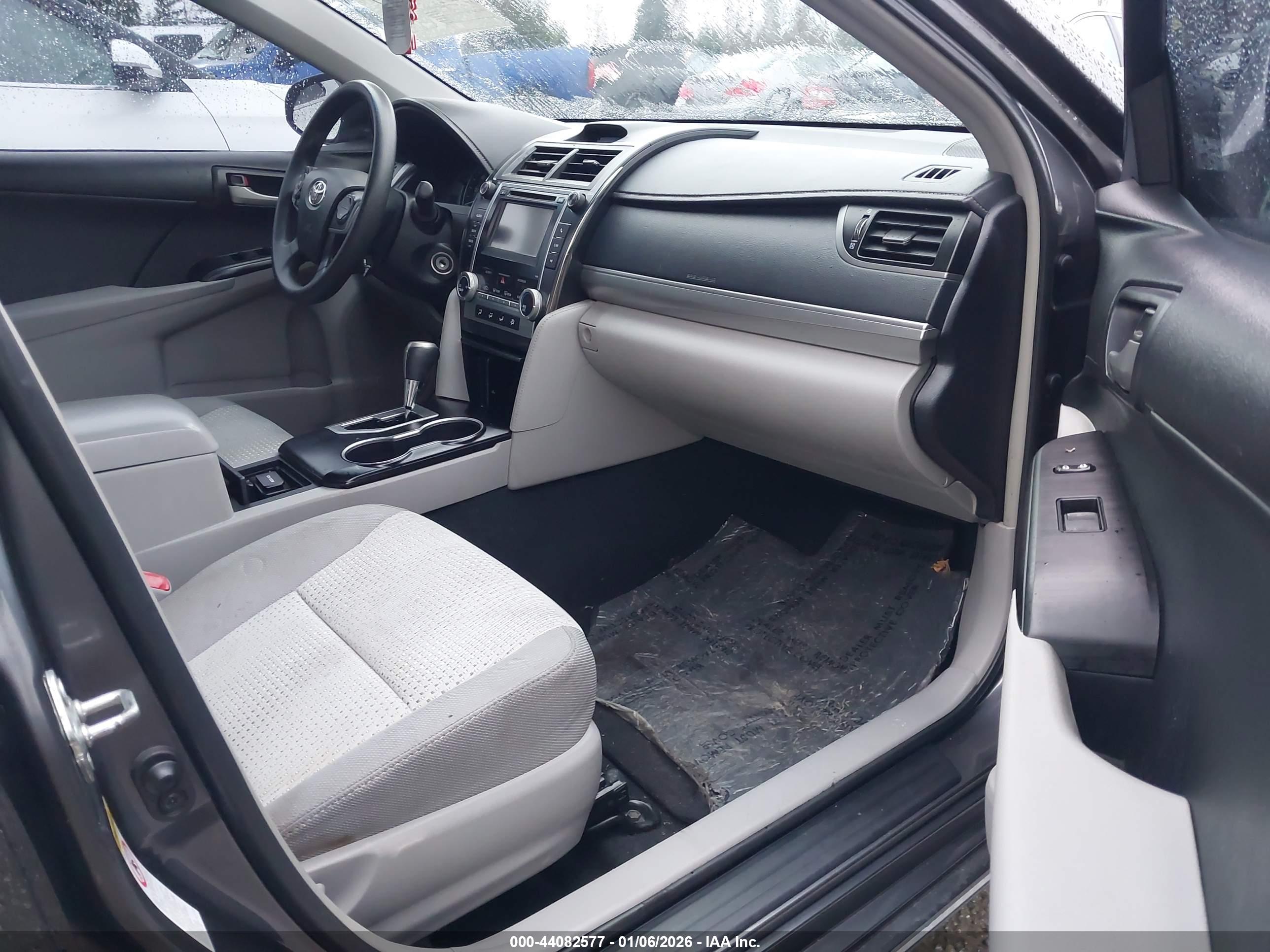 TOYOTA CAMRY image 5