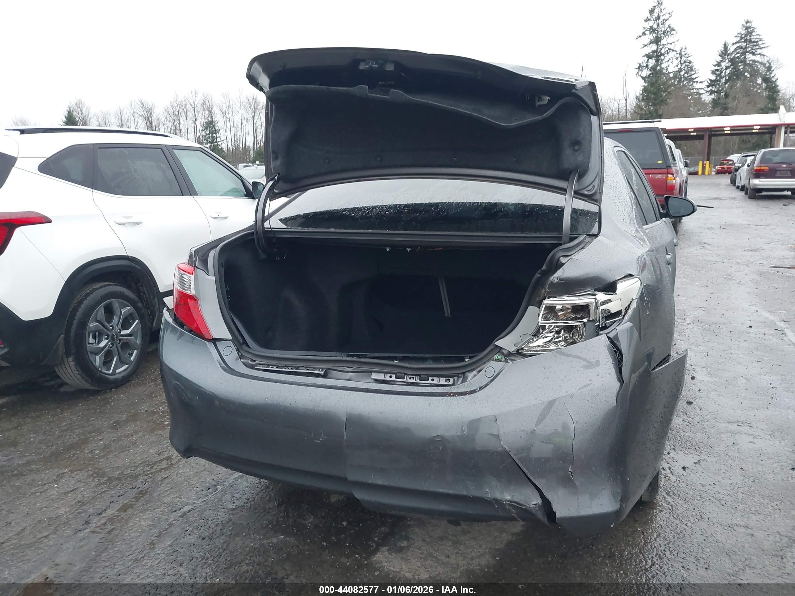TOYOTA CAMRY image 6