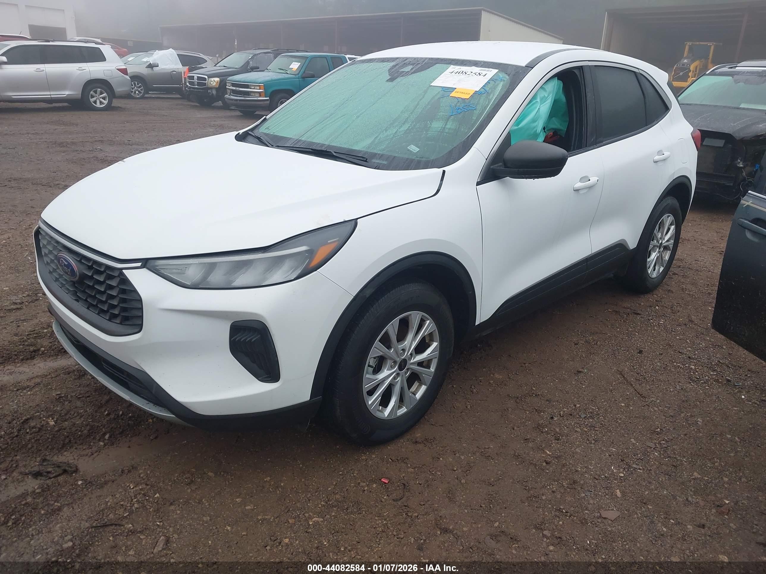 FORD ESCAPE image 2
