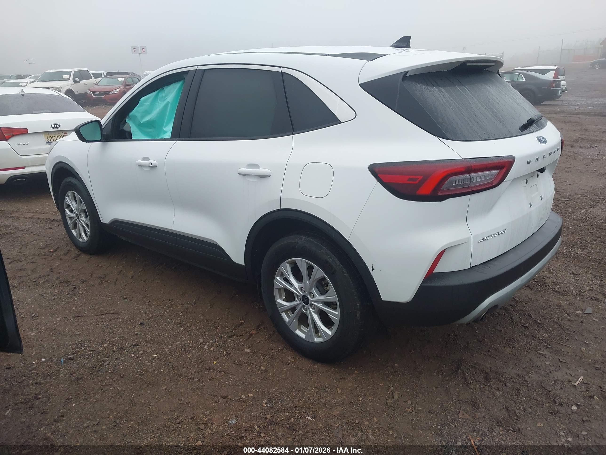 FORD ESCAPE image 3