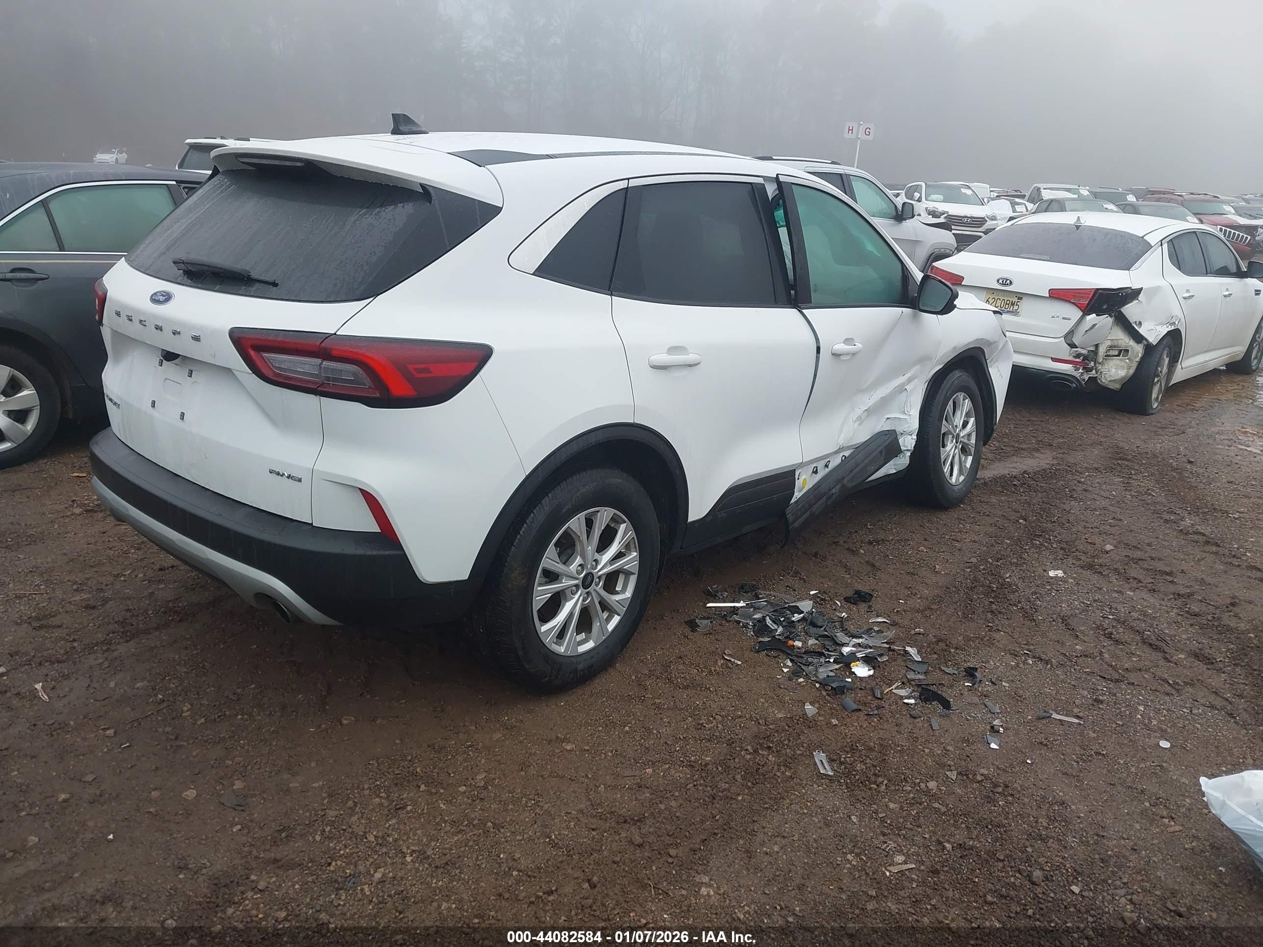 FORD ESCAPE image 4