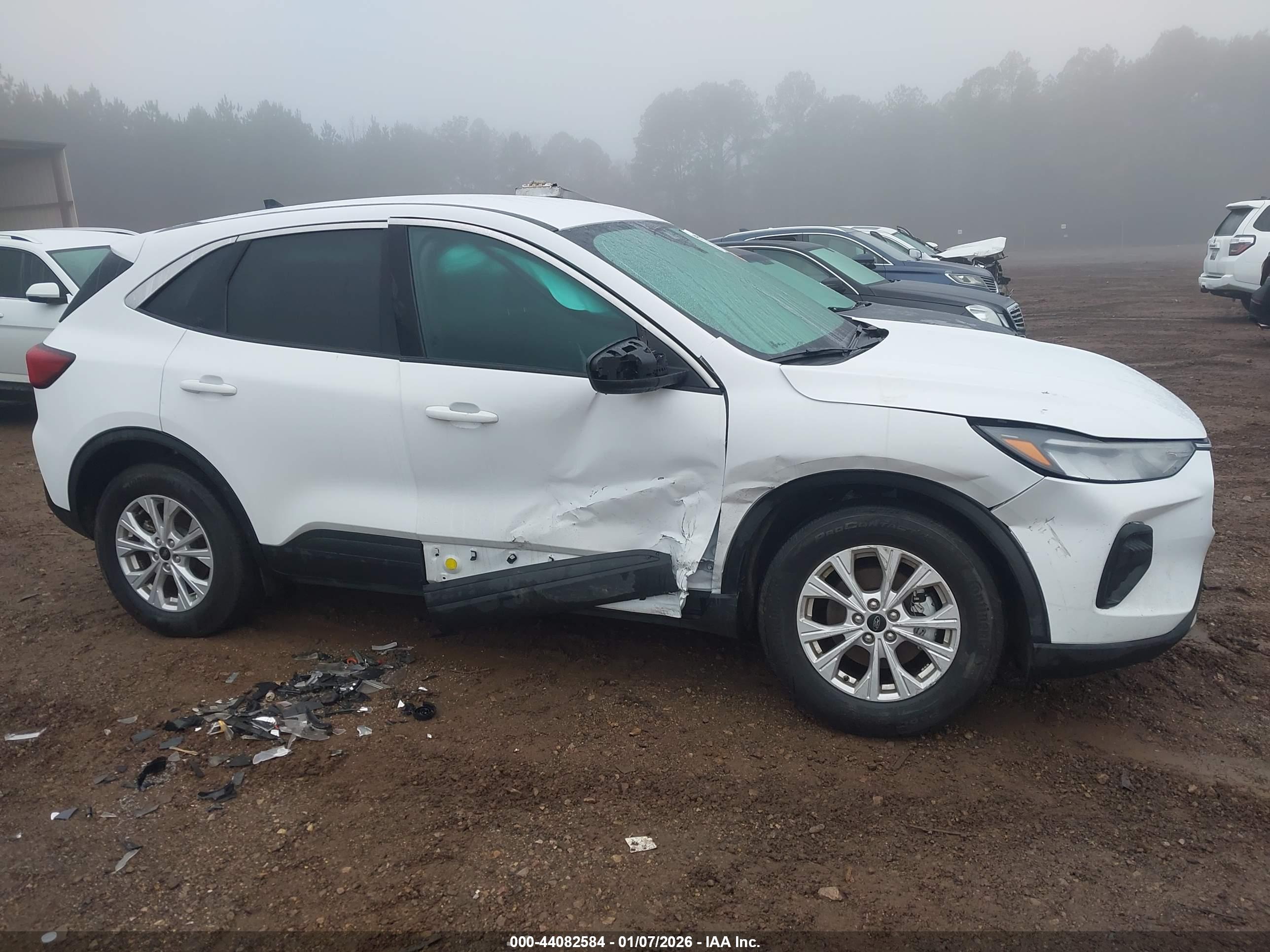 FORD ESCAPE image 6