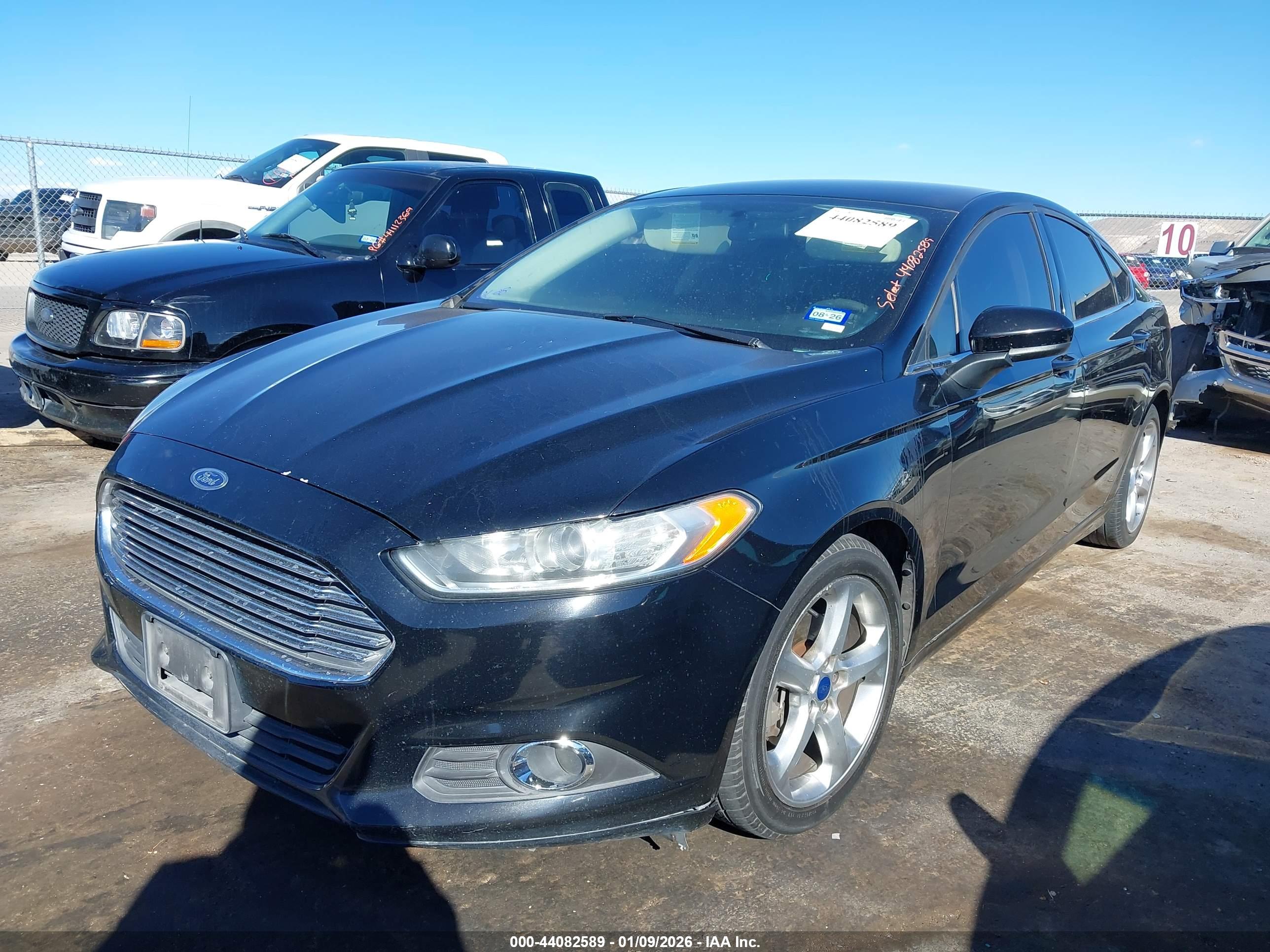 FORD FUSION image 2