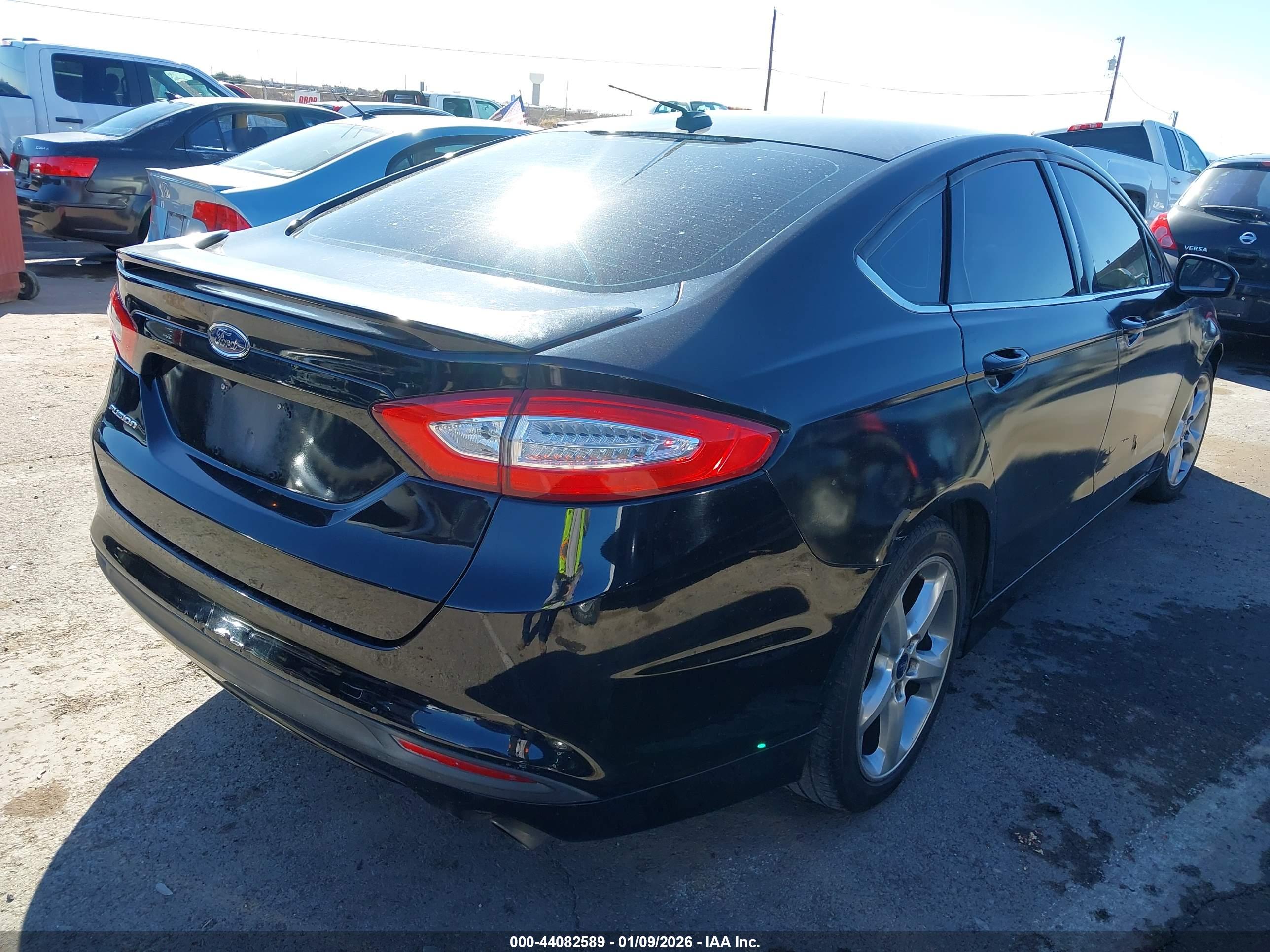 FORD FUSION image 4