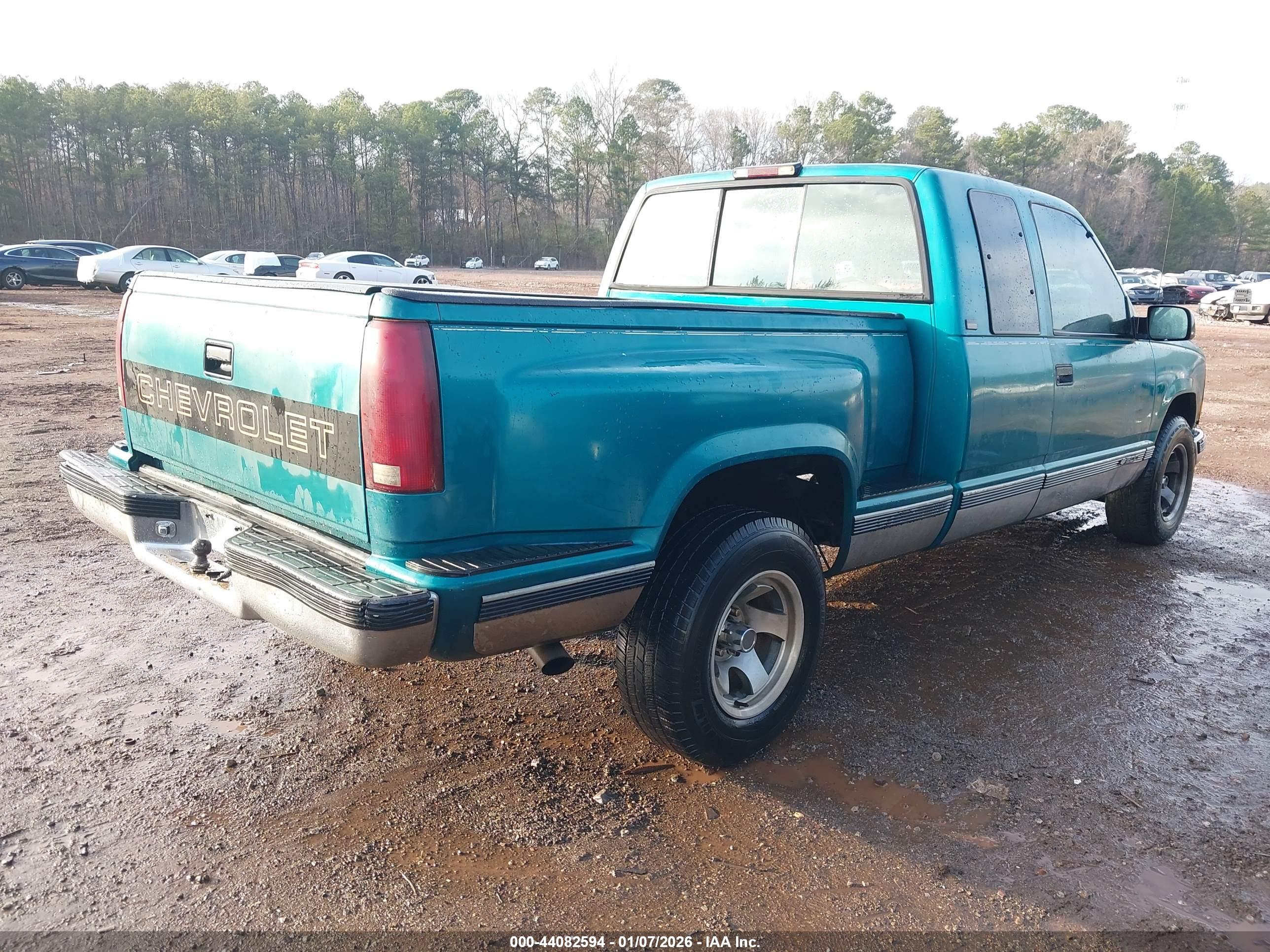 CHEVROLET GMT-400 image 4