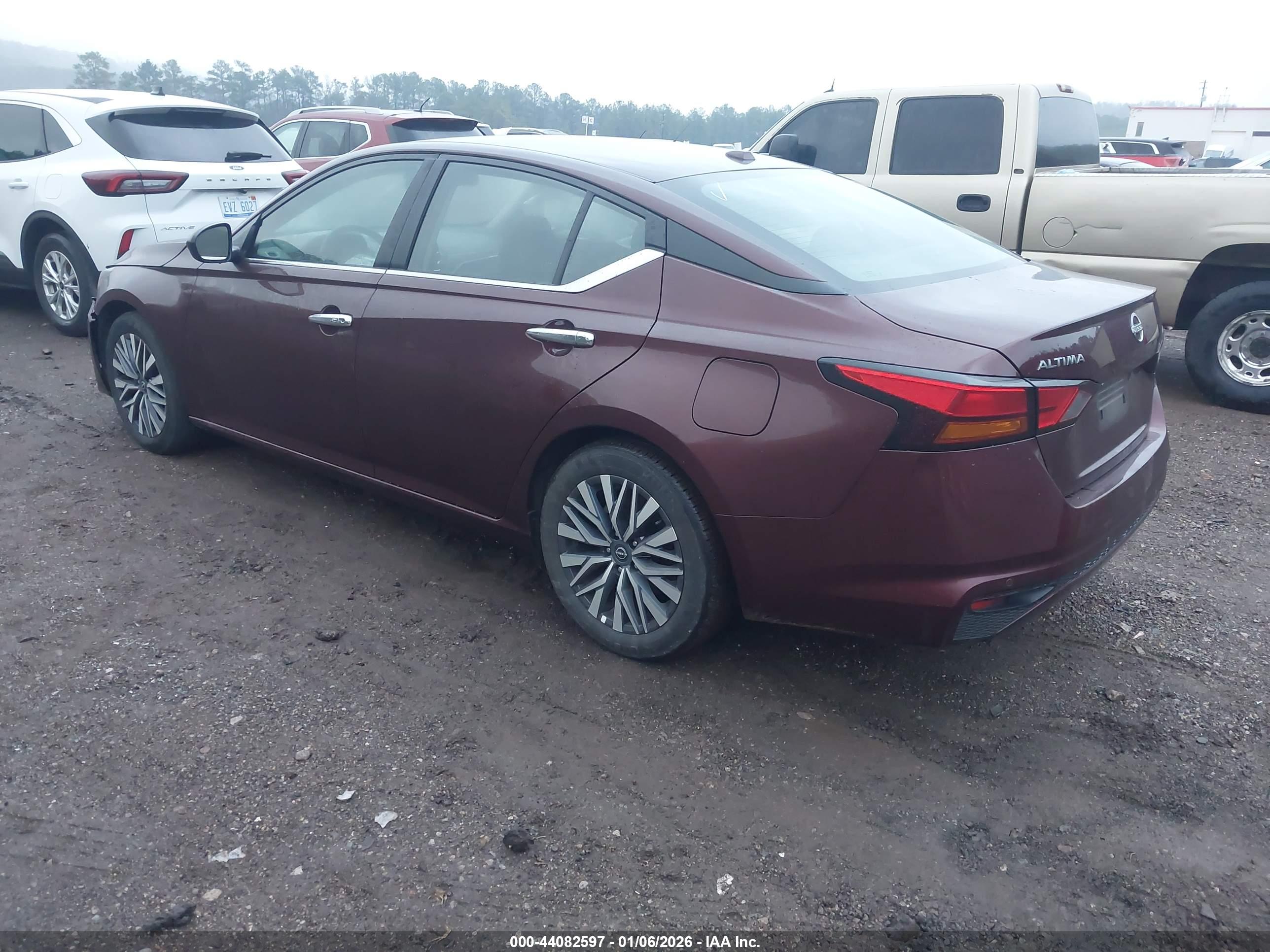 NISSAN ALTIMA image 3