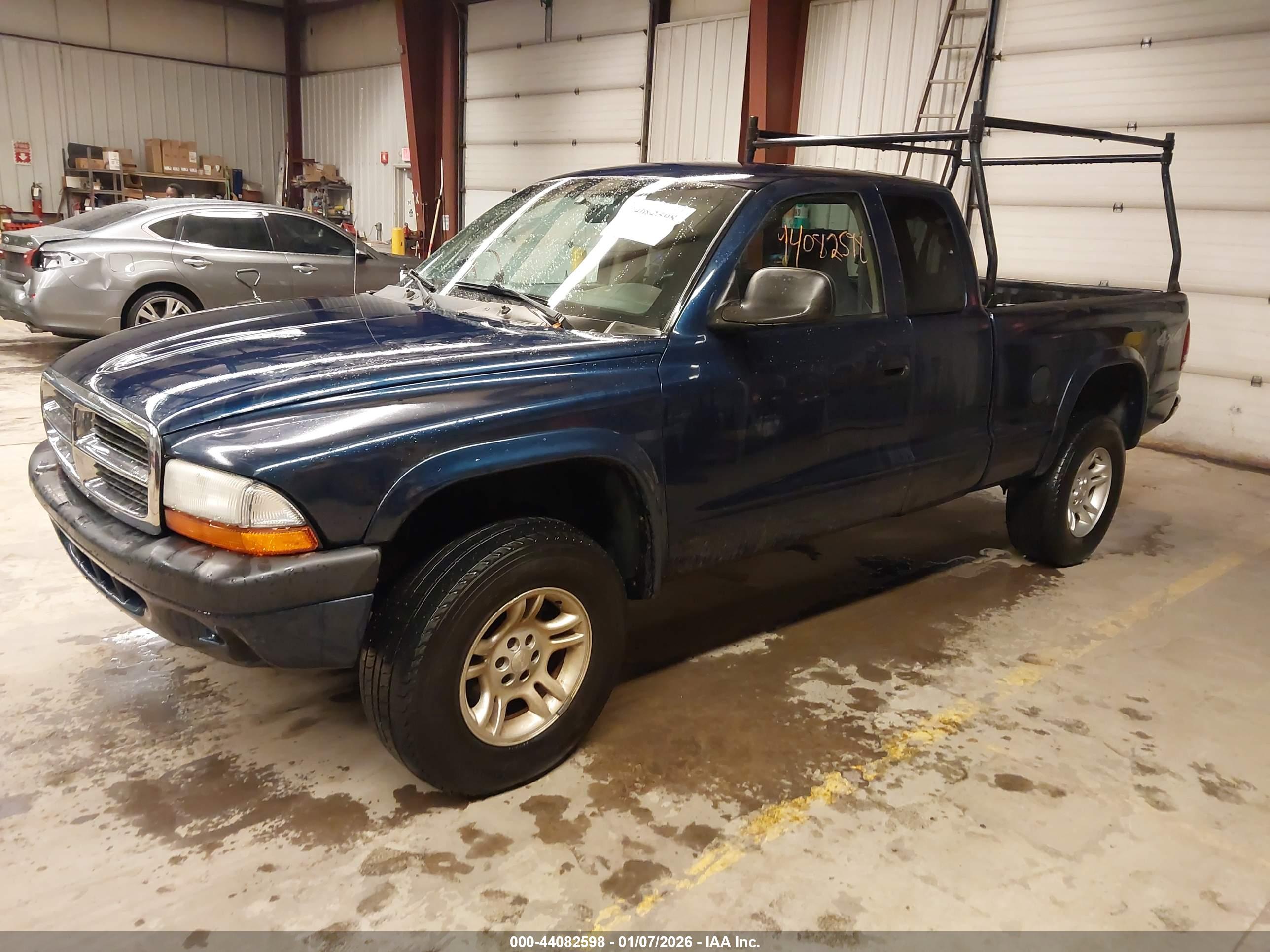 DODGE DAKOTA image 2
