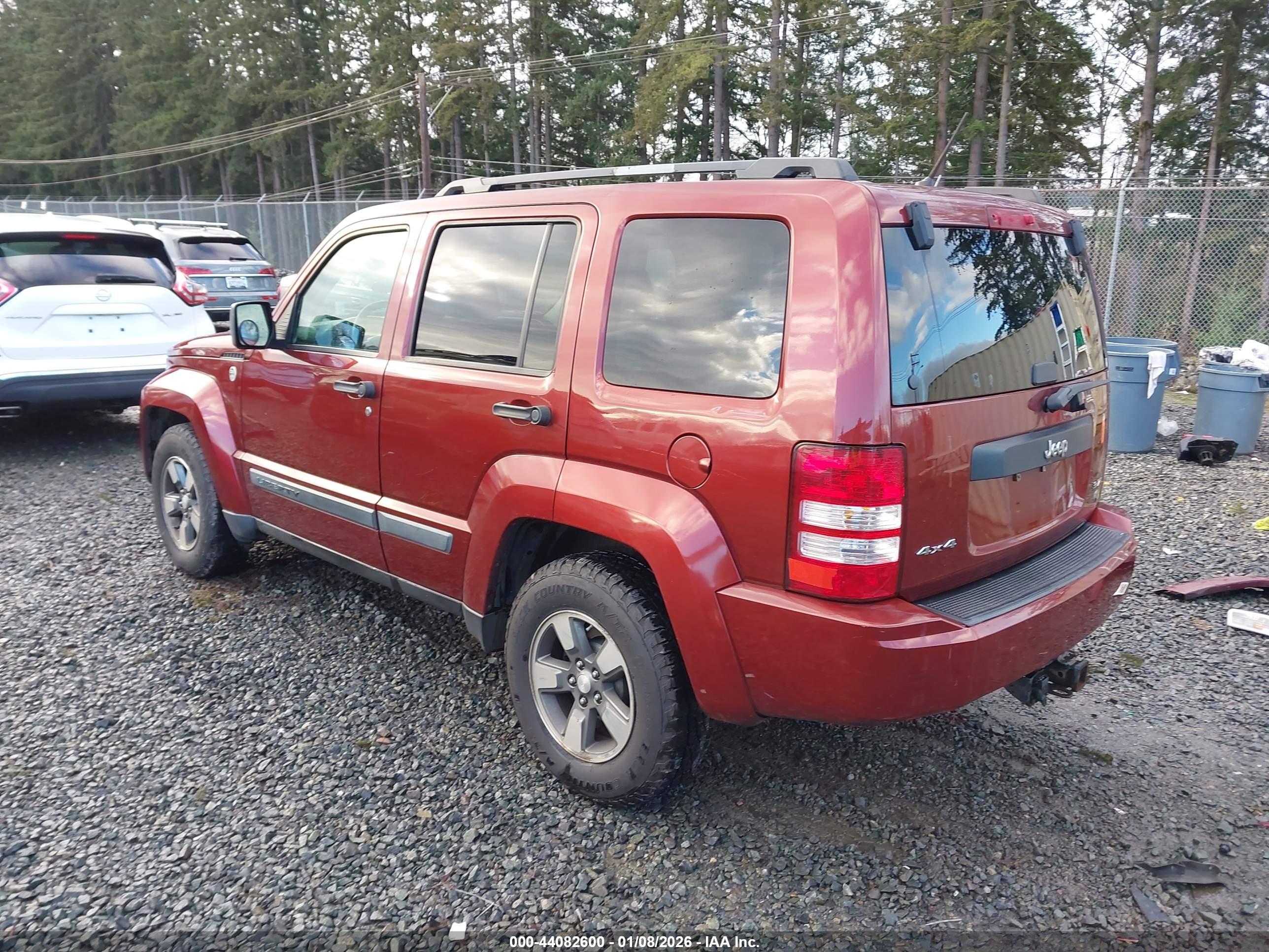 JEEP LIBERTY image 3